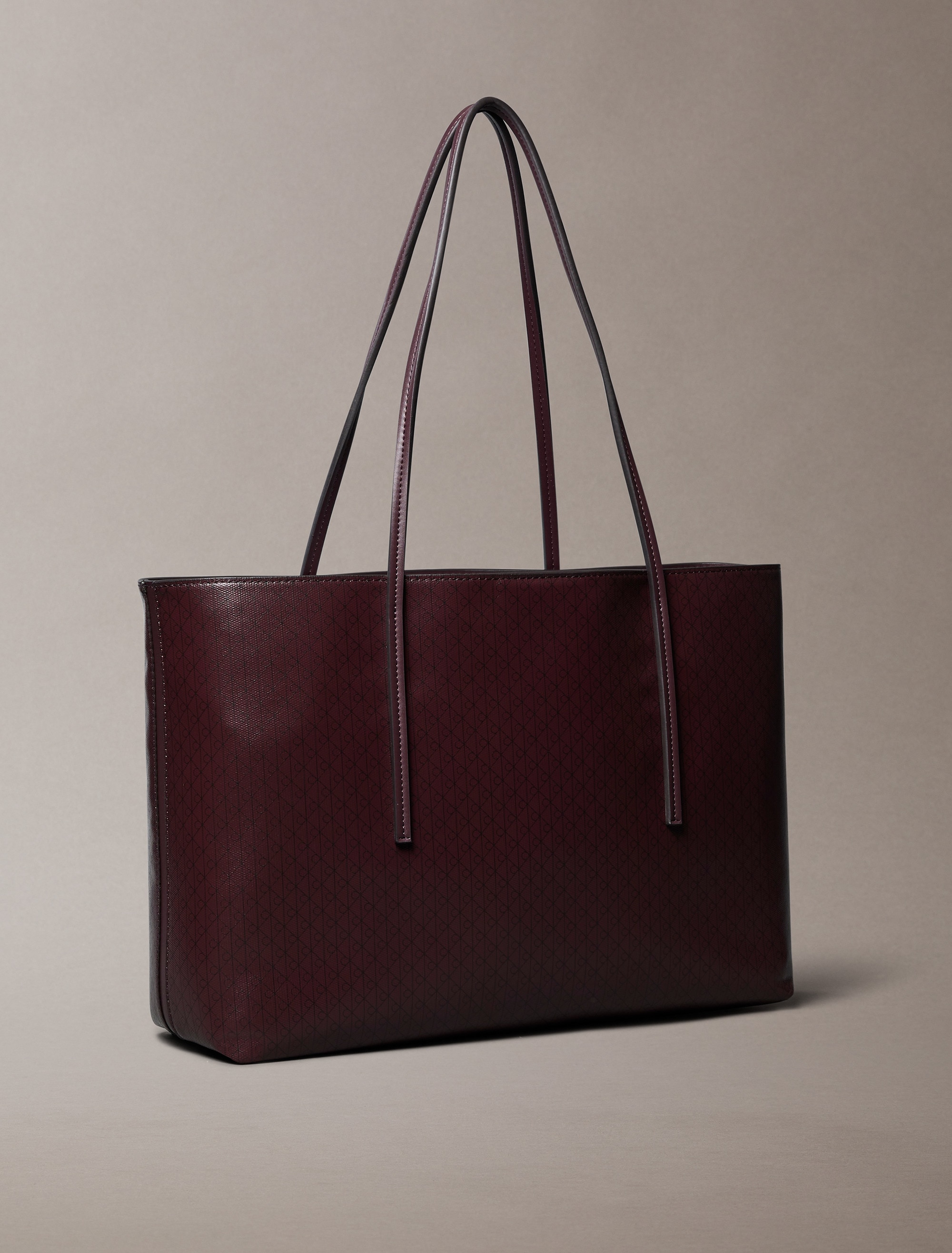 Calvin Klein Henkeltasche »AOP TOTE W/ POUCH ON STRAP«, (2 tlg.), Umhängetasche, Schultertasche, Set, mit Monogramm-Print
