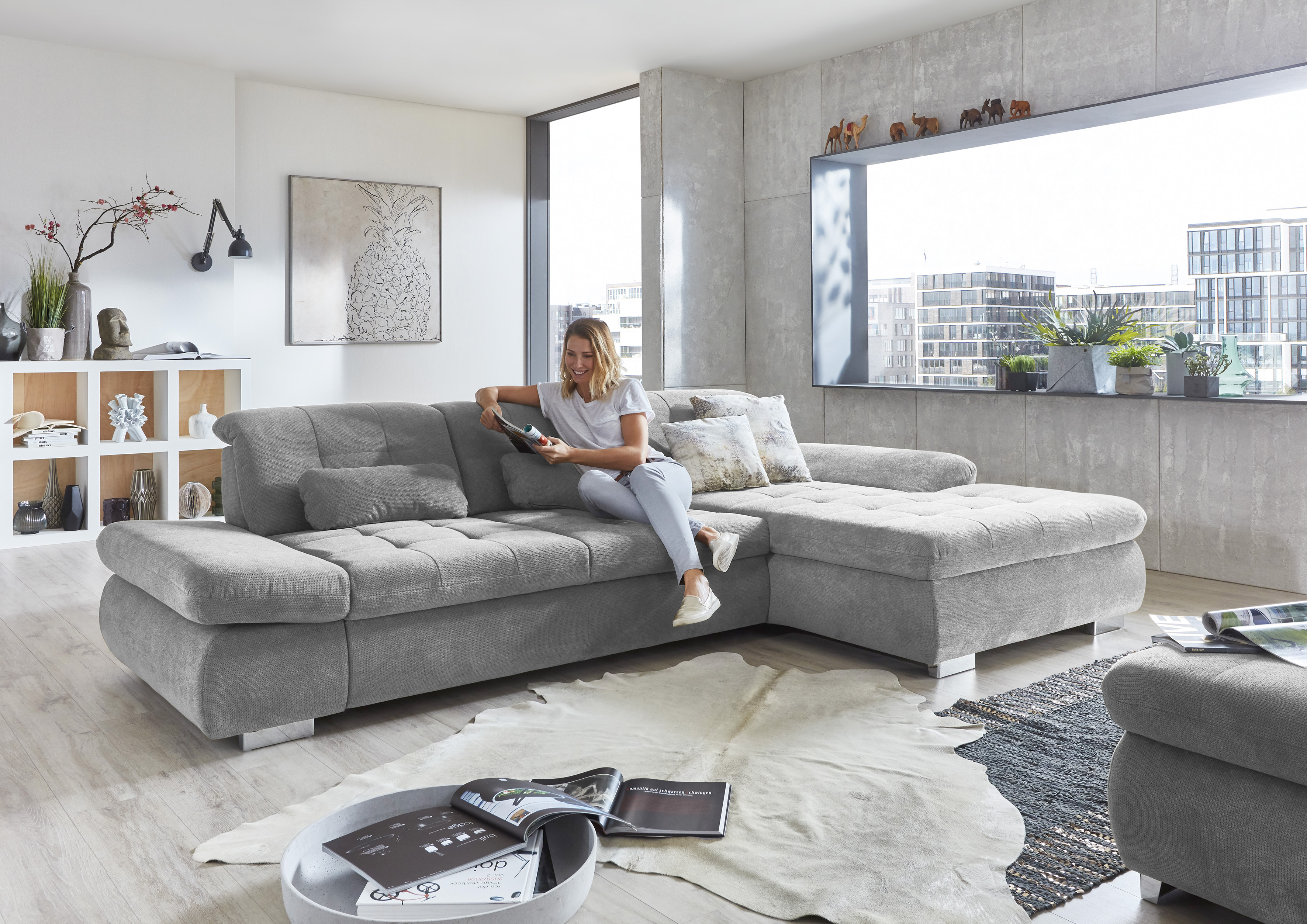 Die PlanBar Ecksofa "MP-IN17004 L-Form, Breite 331 cm, Federkern-Polsterung" inkl. Sitztiefenverstellung, wahlweise weitere Funktionen