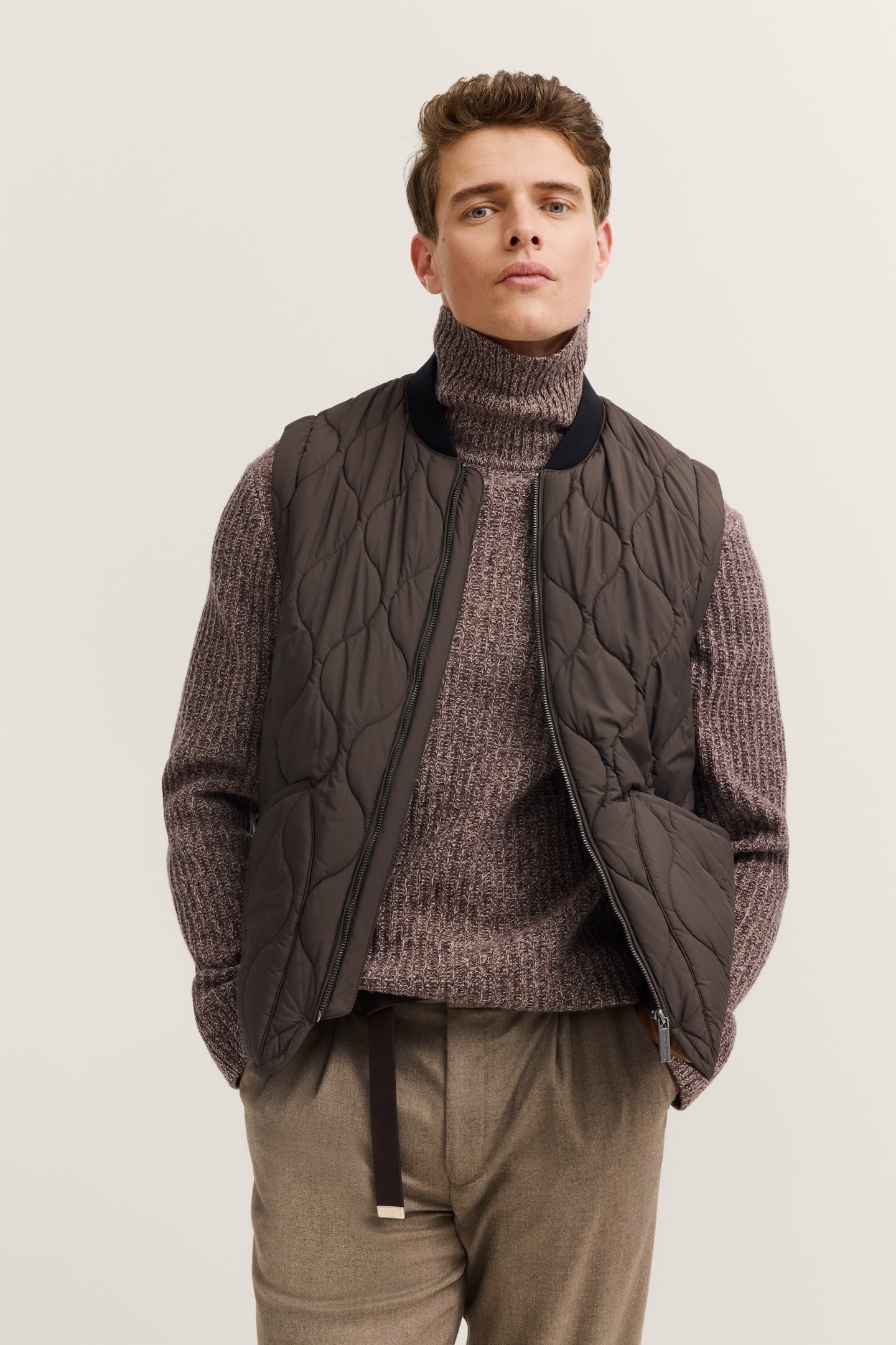 Steppweste BUGATTI "Airseries", Herren, Gr. 60, 90, braun, 100% Polyester, unifarben, regular fit, Westen Steppweste, Regular Fit mit Wellensteppung
