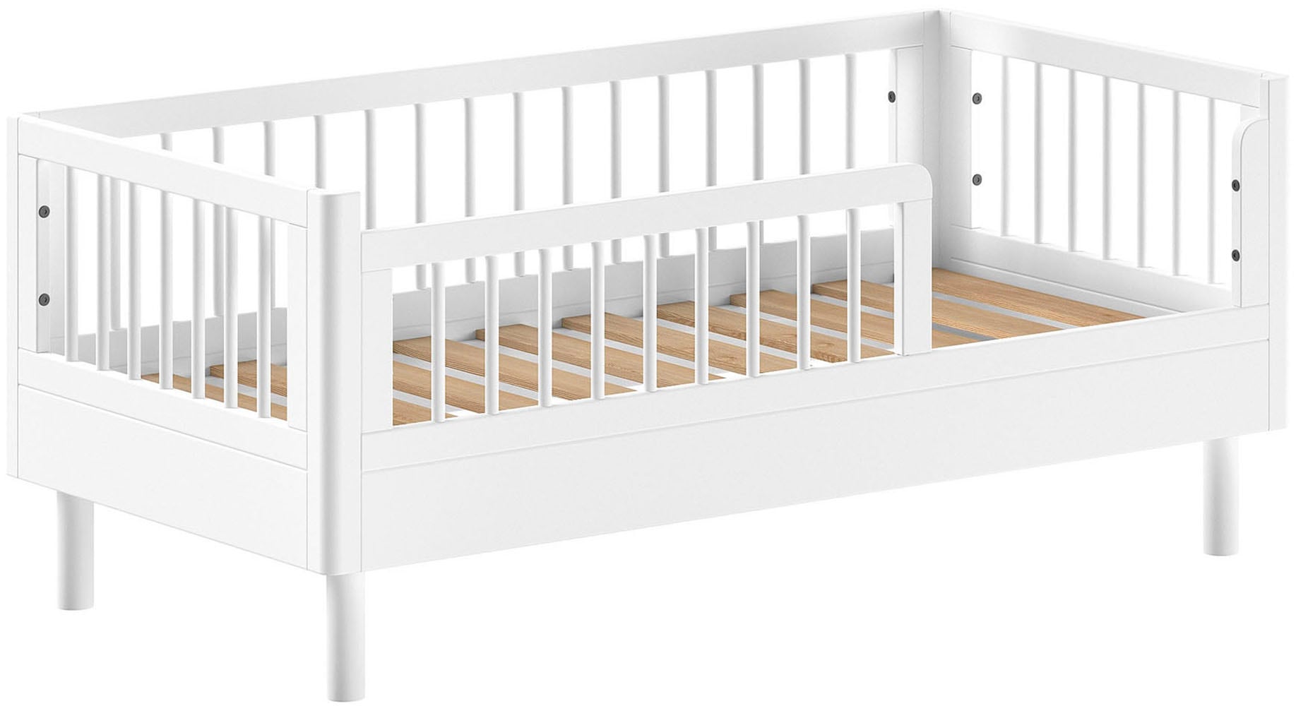Vipack Kinderbett »Forrest Juniorbett 70/140 cm, mit Sprossen, Buche massiv«, (B/H/T ca.: 144x60x74 cm, mit Lattenrost, weiß lackiert), vorne mit Absturzschutz u. niedriger Betteinstieg