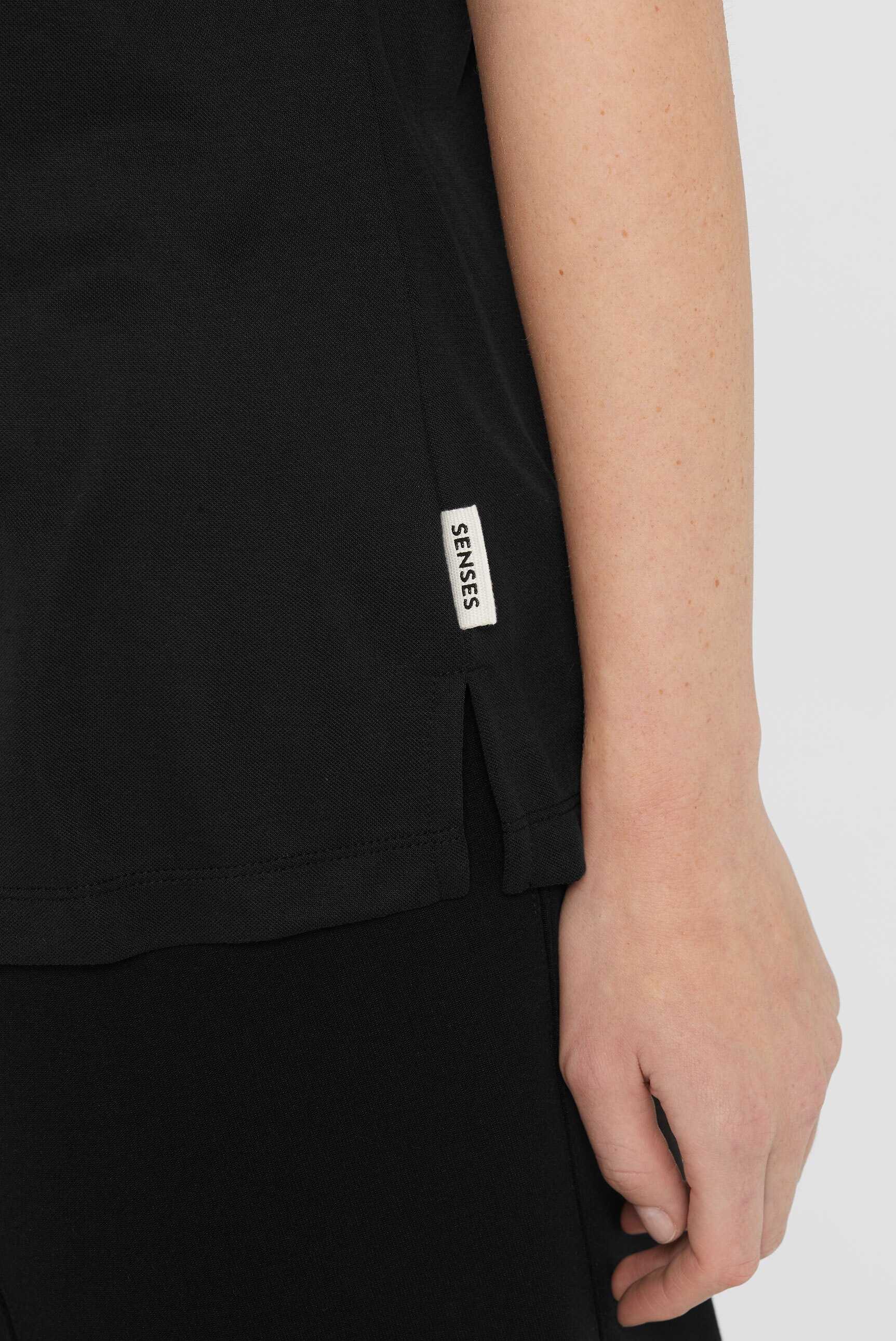 SENSES.THE LABEL Rundhalsshirt, mit überschnittenen Schultern