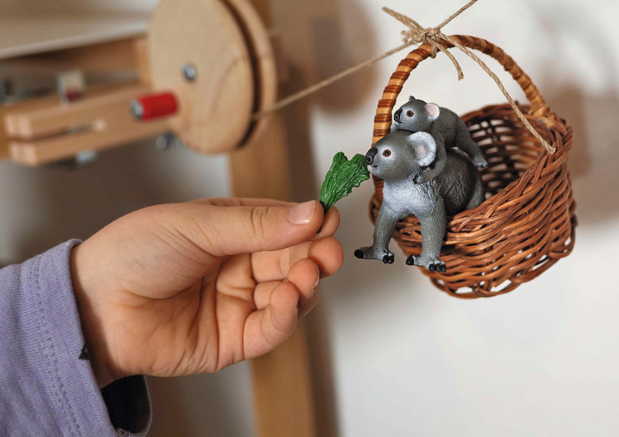 Schleich® Spielfigur »WILD LIFE, Koala Mutter mit Baby (42566)«