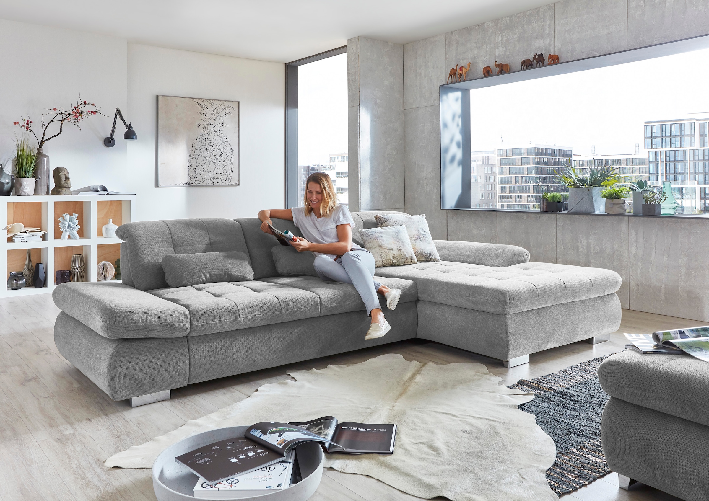 Die PlanBar Ecksofa "MP-IN17004 L-Form, Breite 331 cm, Federkern-Polsterung" inkl. Sitztiefenverstellung, wahlweise weitere Funktionen