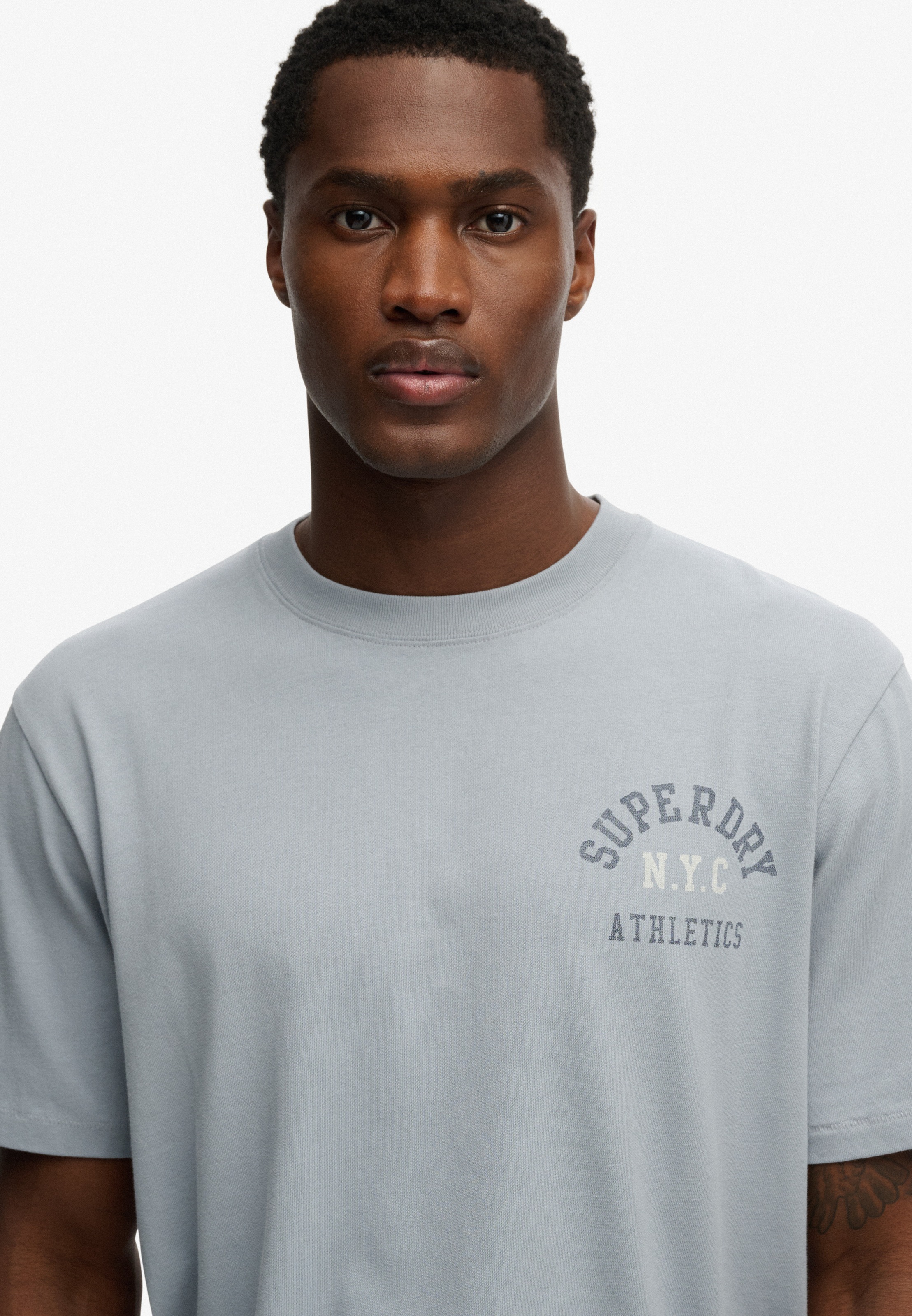 Thumbnail - Superdry Rundhalsshirt "ATH ESS TEE"