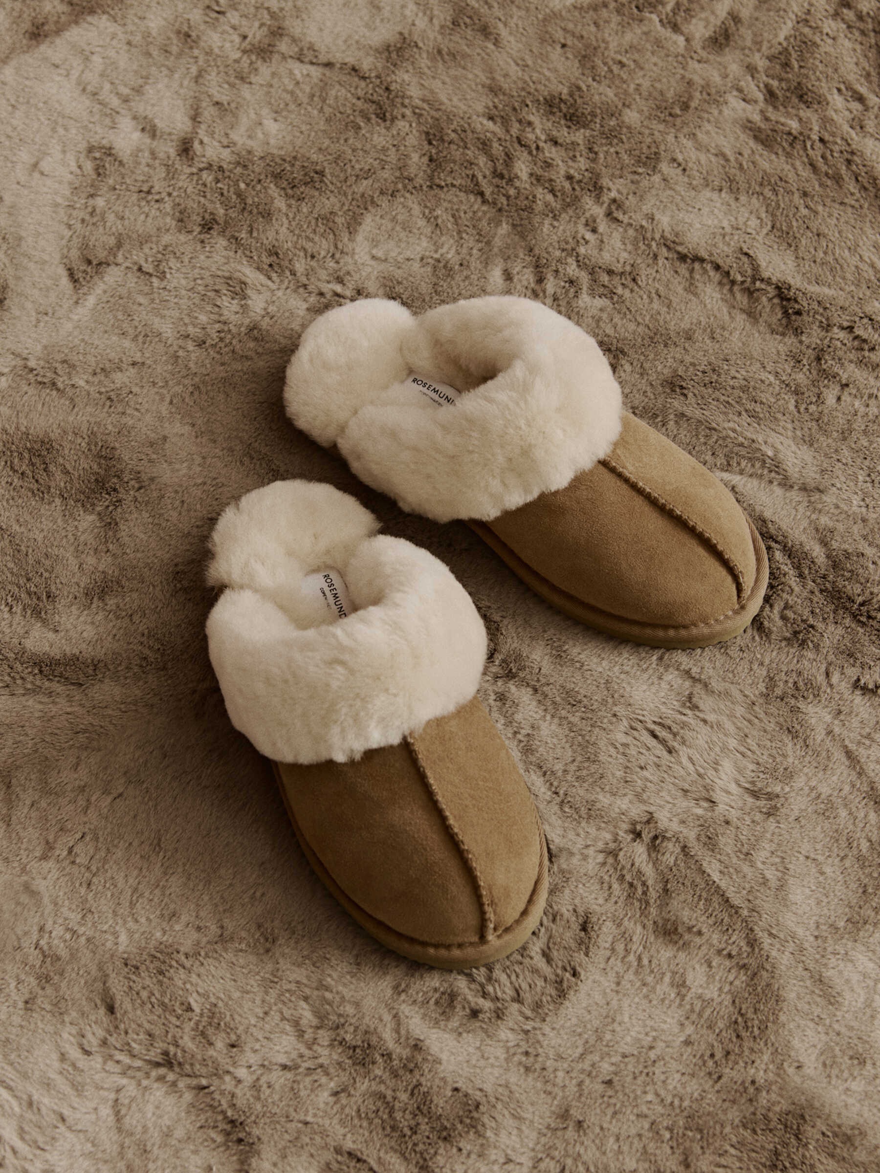 rosemunde Slipper "Sydney Shearling Reversed Slippers" Atmungsaktive Lammwo günstig online kaufen