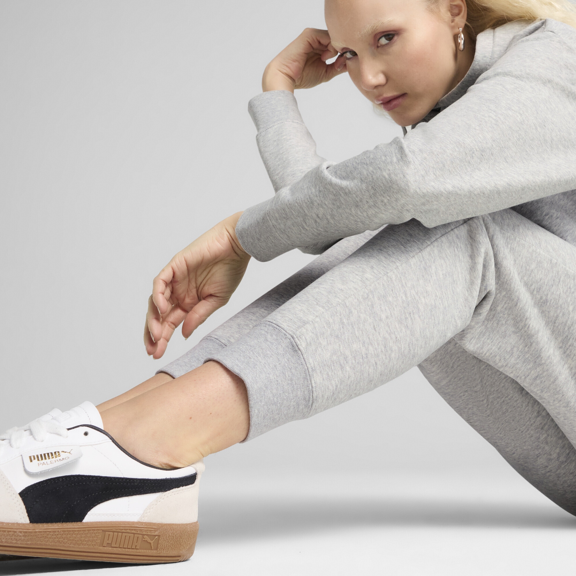 PUMA Sporthose »ESS Small No. 1 Logo Jogginghose Damen«