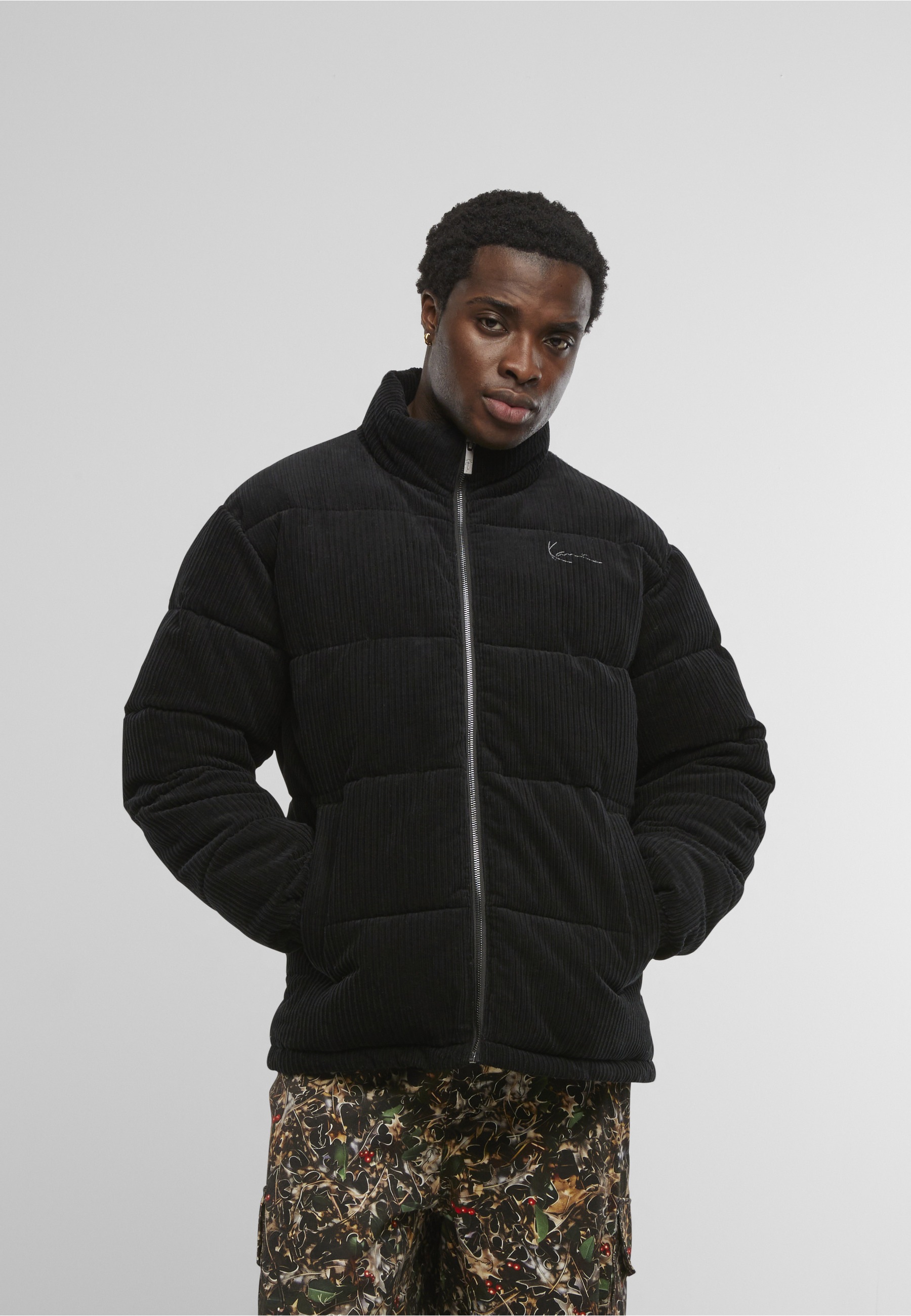 Karl Kani Winterjacke »Karl Kani Signature Corduroy Puffer Jacket« 1 Stk. tlg. ohne Kapuze