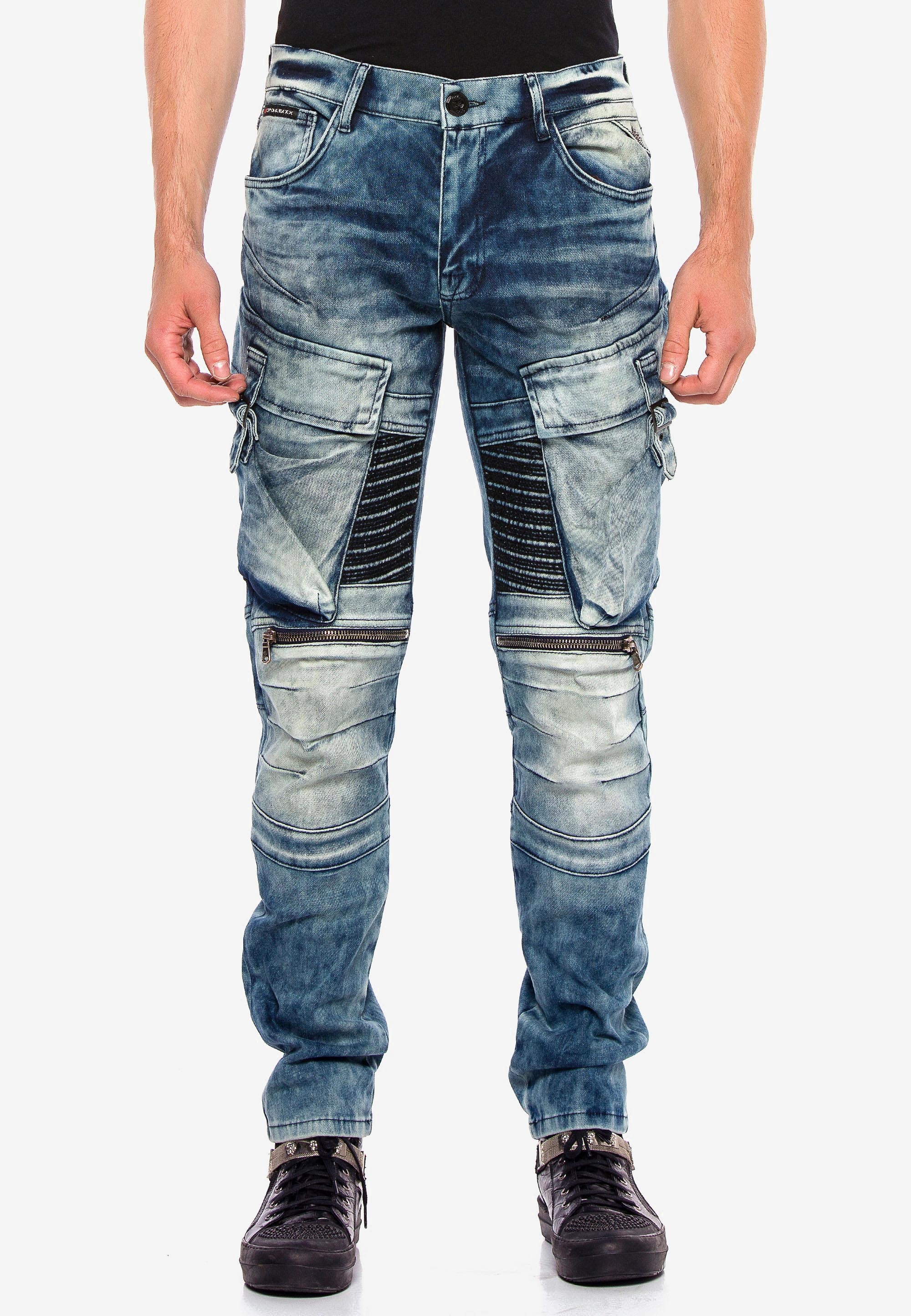 Cipo & Baxx Bequeme Jeans, mit lässigen Beintaschen