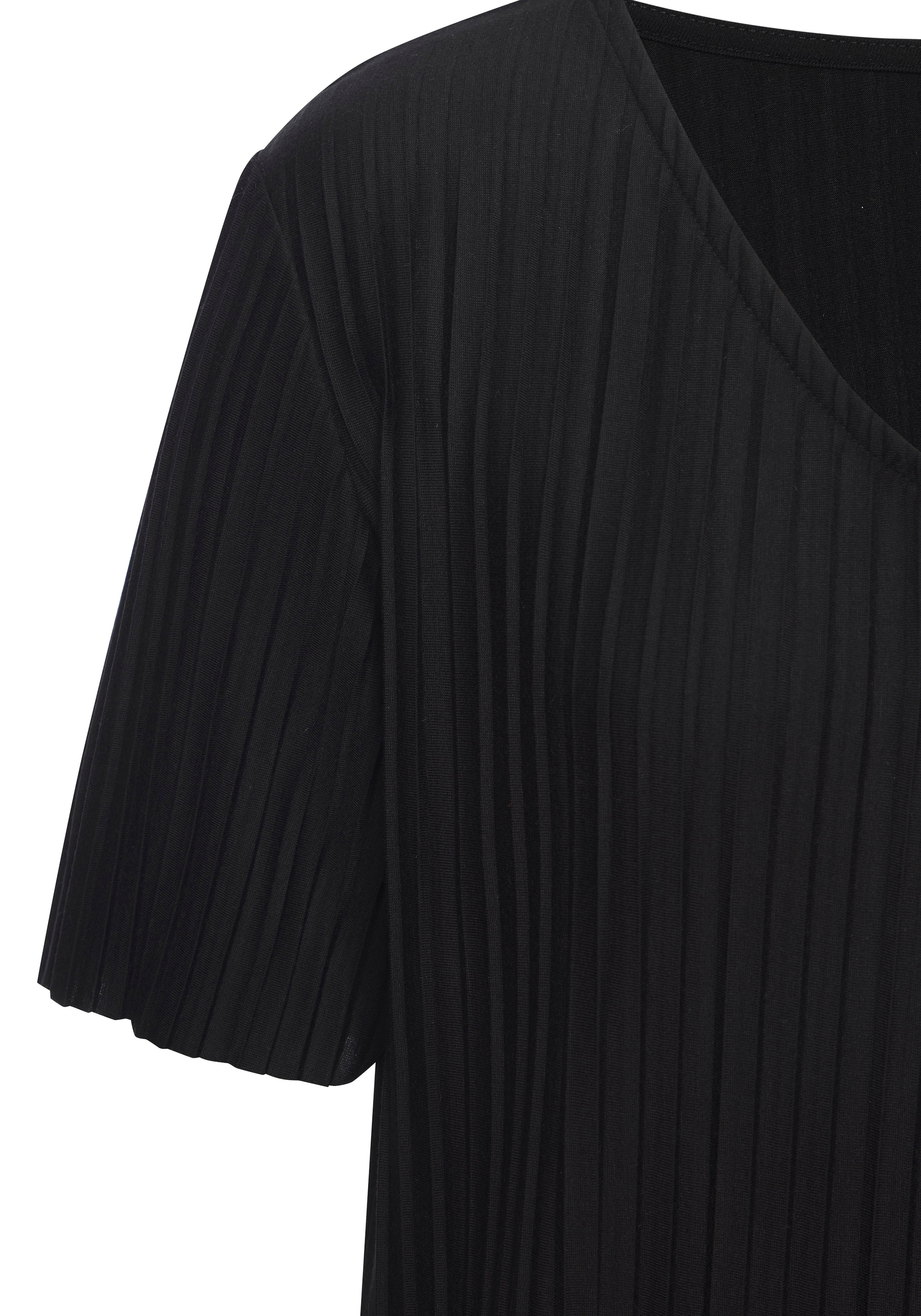 LASCANA Plisseeshirt Angenehme Viskose-Mischqualität