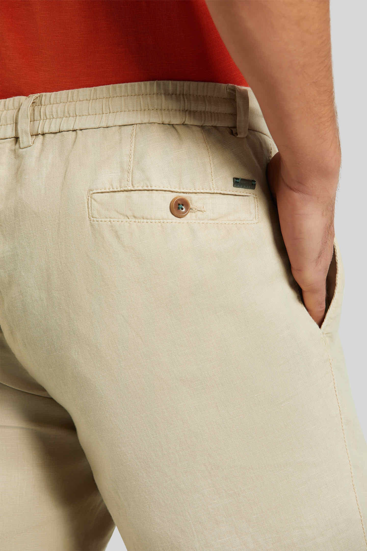 bugatti Bermudas, in sportlicher Optik