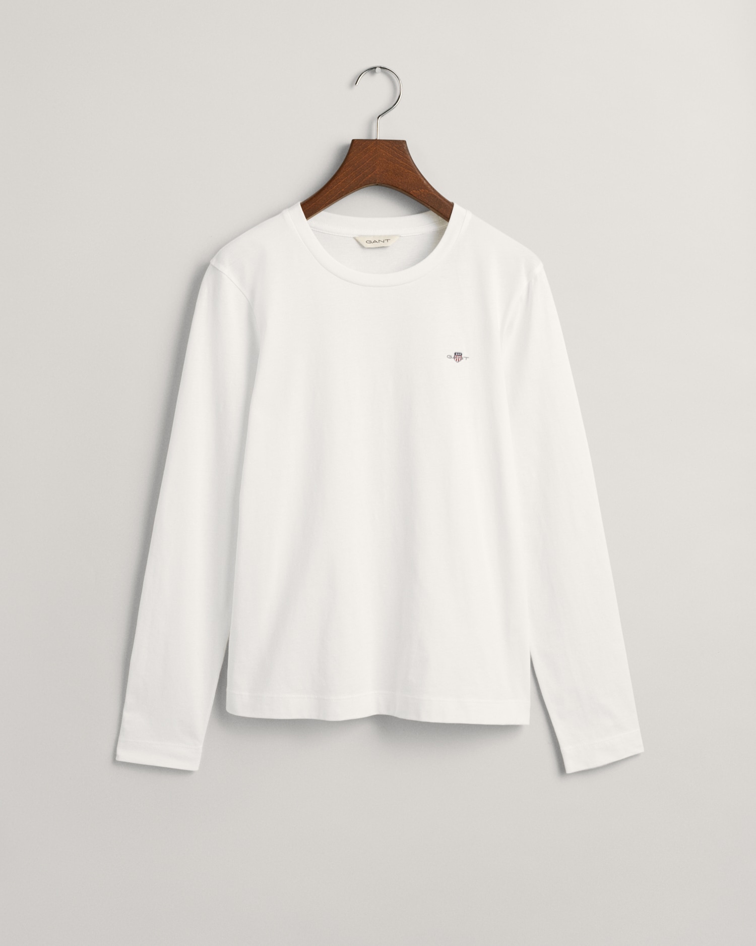 Gant Langarmshirt »REG SHIELD LS T-SHIRT«, kleine Logostickerei auf der Brust