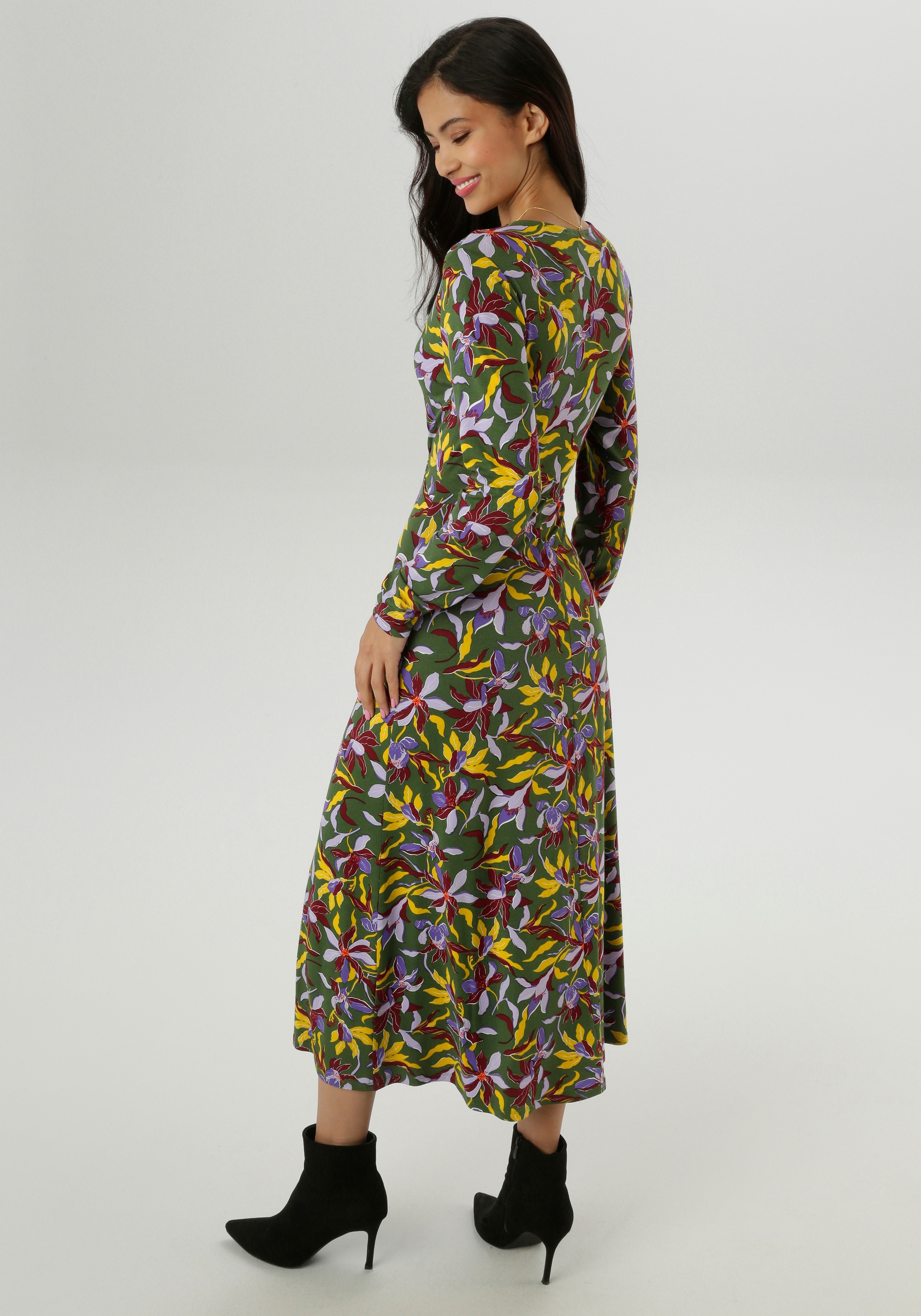 Aniston SELECTED Midikleid mit V-Ausschnitt in Wickeloptik und Unterbrustna günstig online kaufen