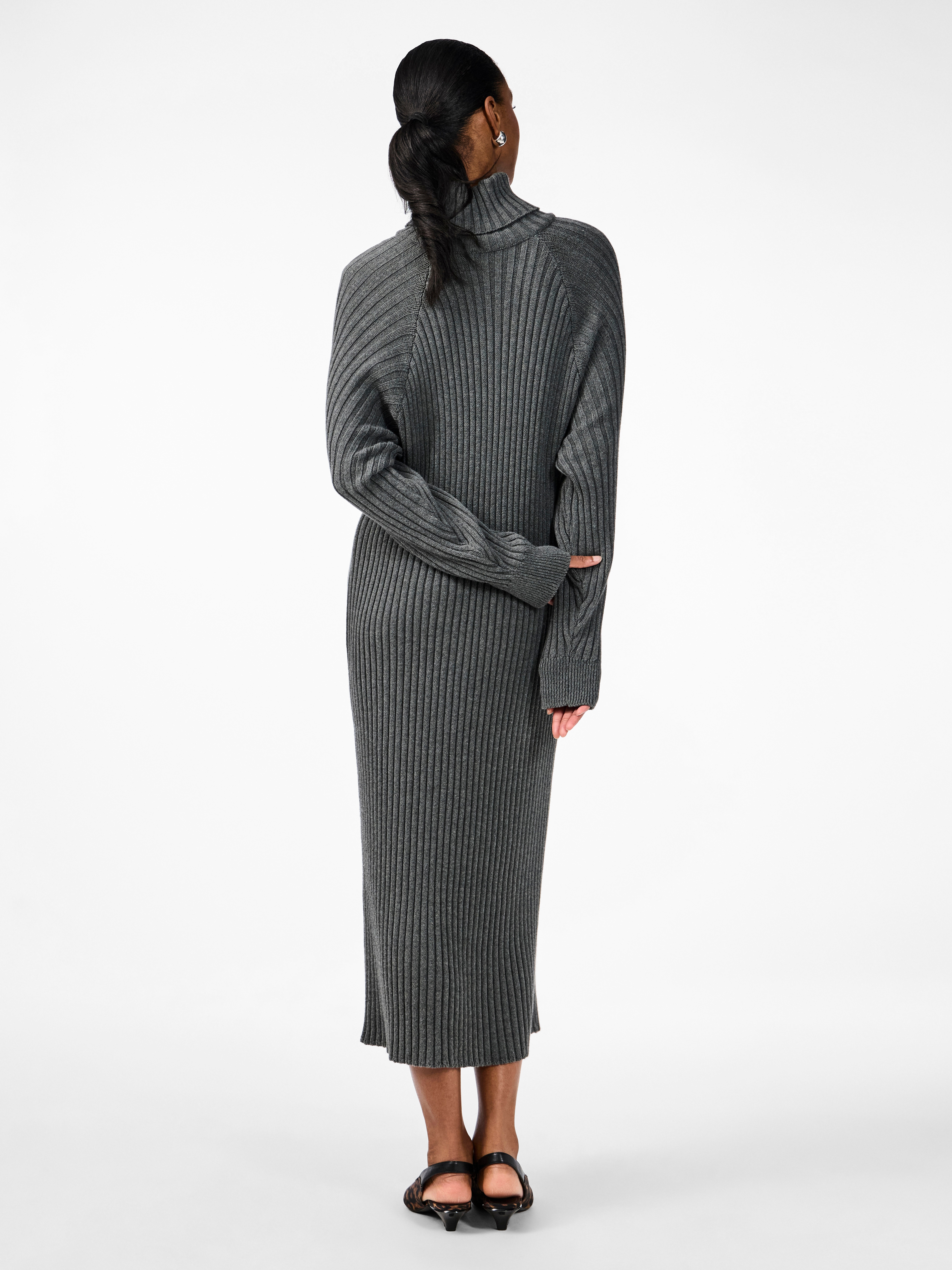 Thumbnail - Y.A.S Strickkleid "YASMAVI KNIT MIDI ROLLNECK DRESS"