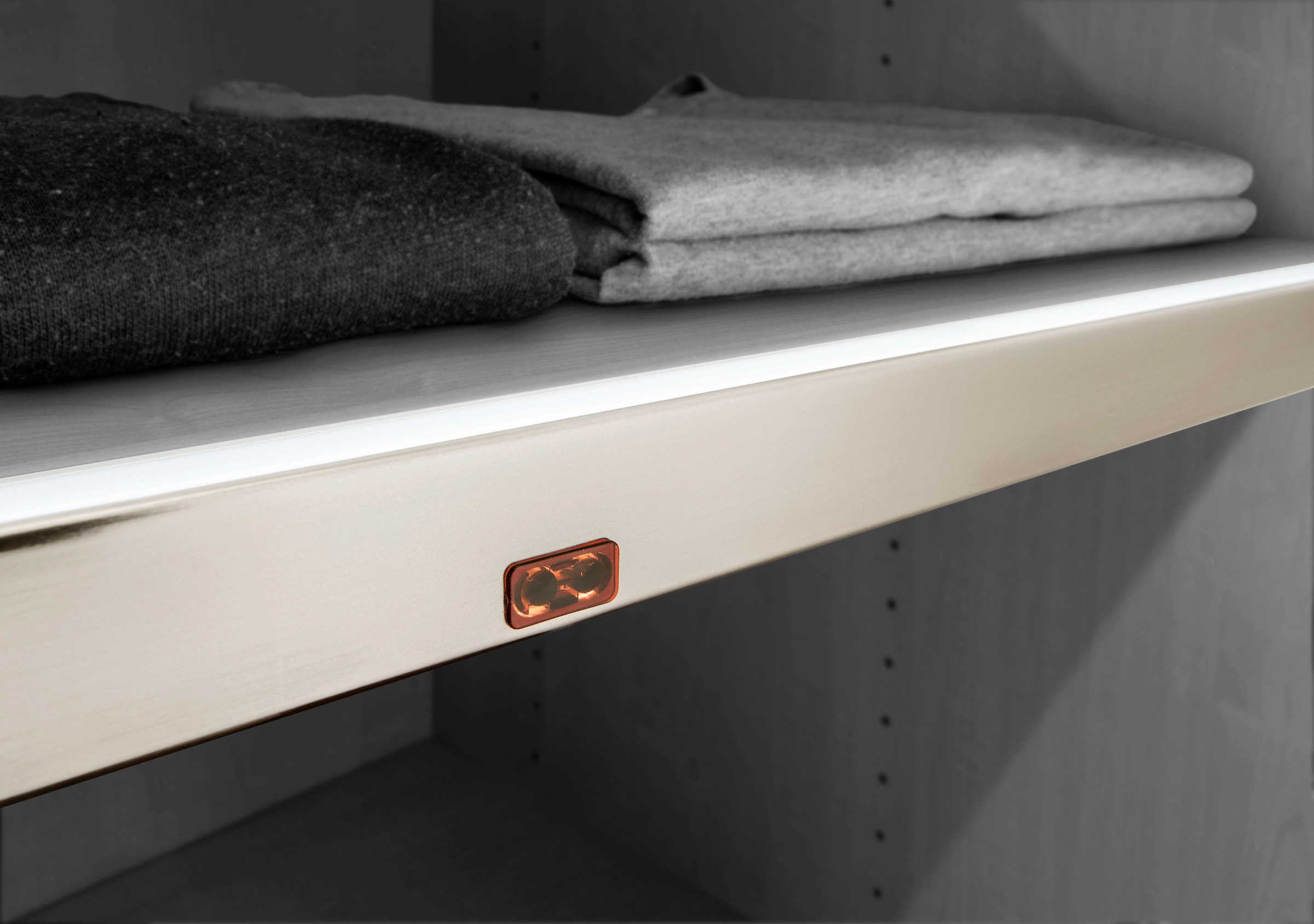 WIEMANN Schrankleuchte Warmweiß LED-Lichtblende für Einlegeböden günstig online kaufen