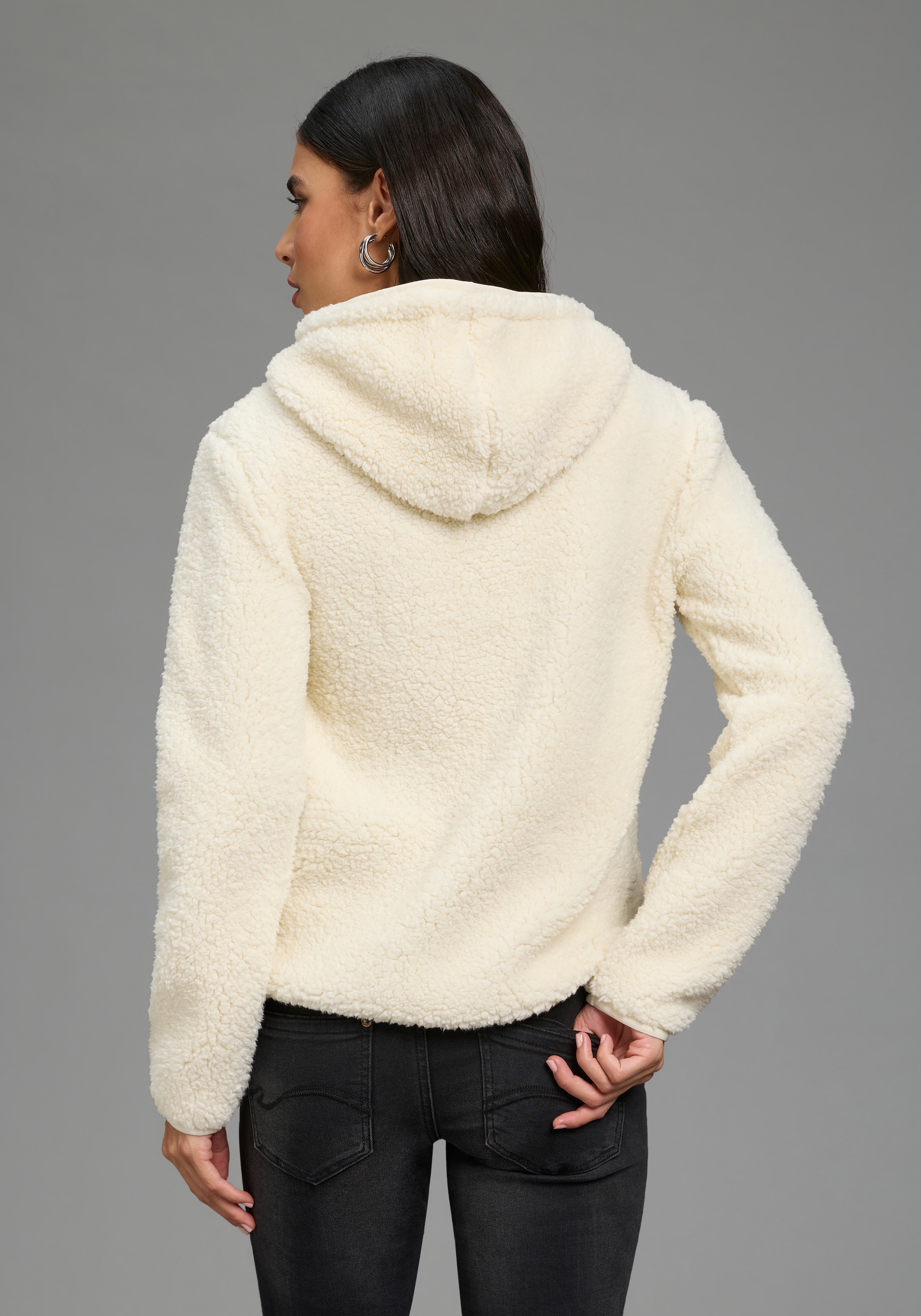Laura Scott Fleecepullover, 1 aus kuscheligem Teddyfleece mit Kapuze und Reißverschluss
