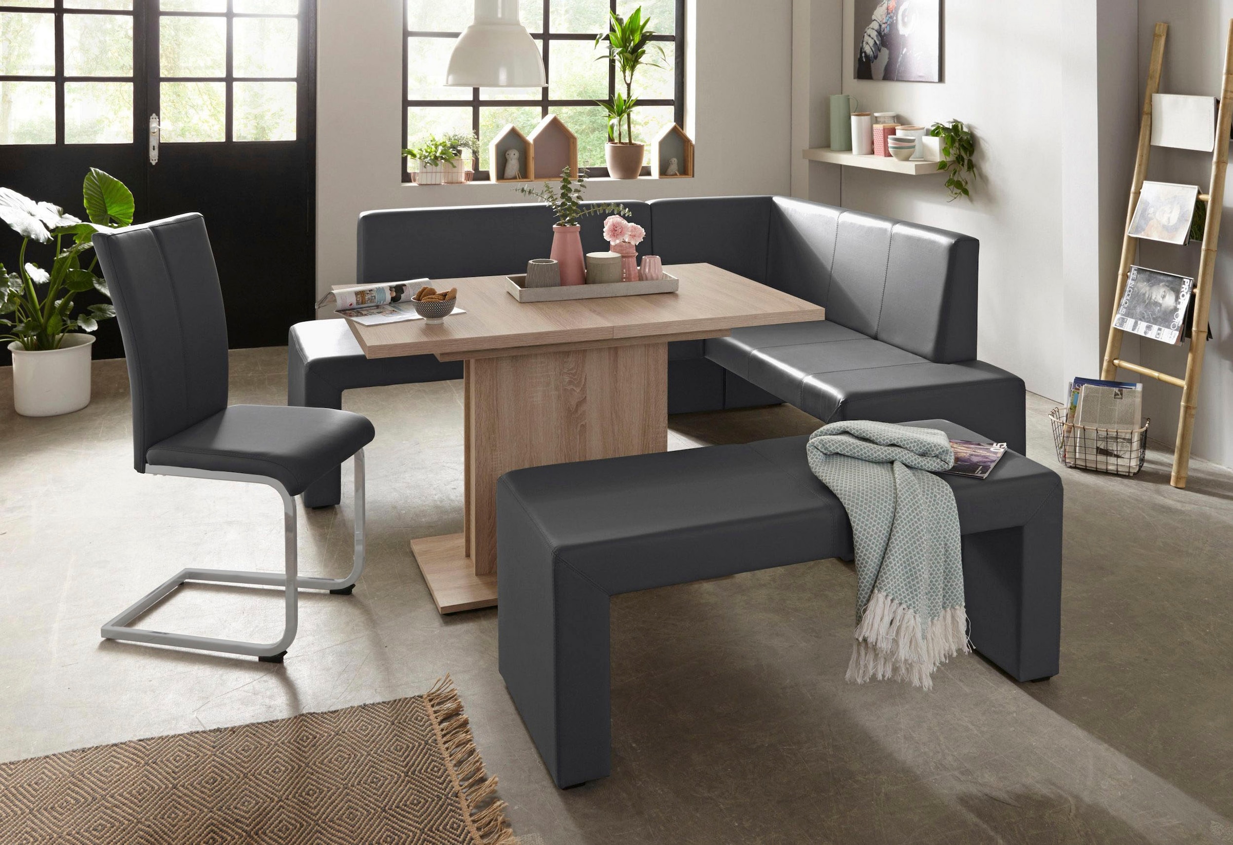 Home affaire Freischwinger »Alex«, (Set), 2 St., Kunstleder, Stuhl belastbar bis 120 Kg, Gestell im Chrom-Look