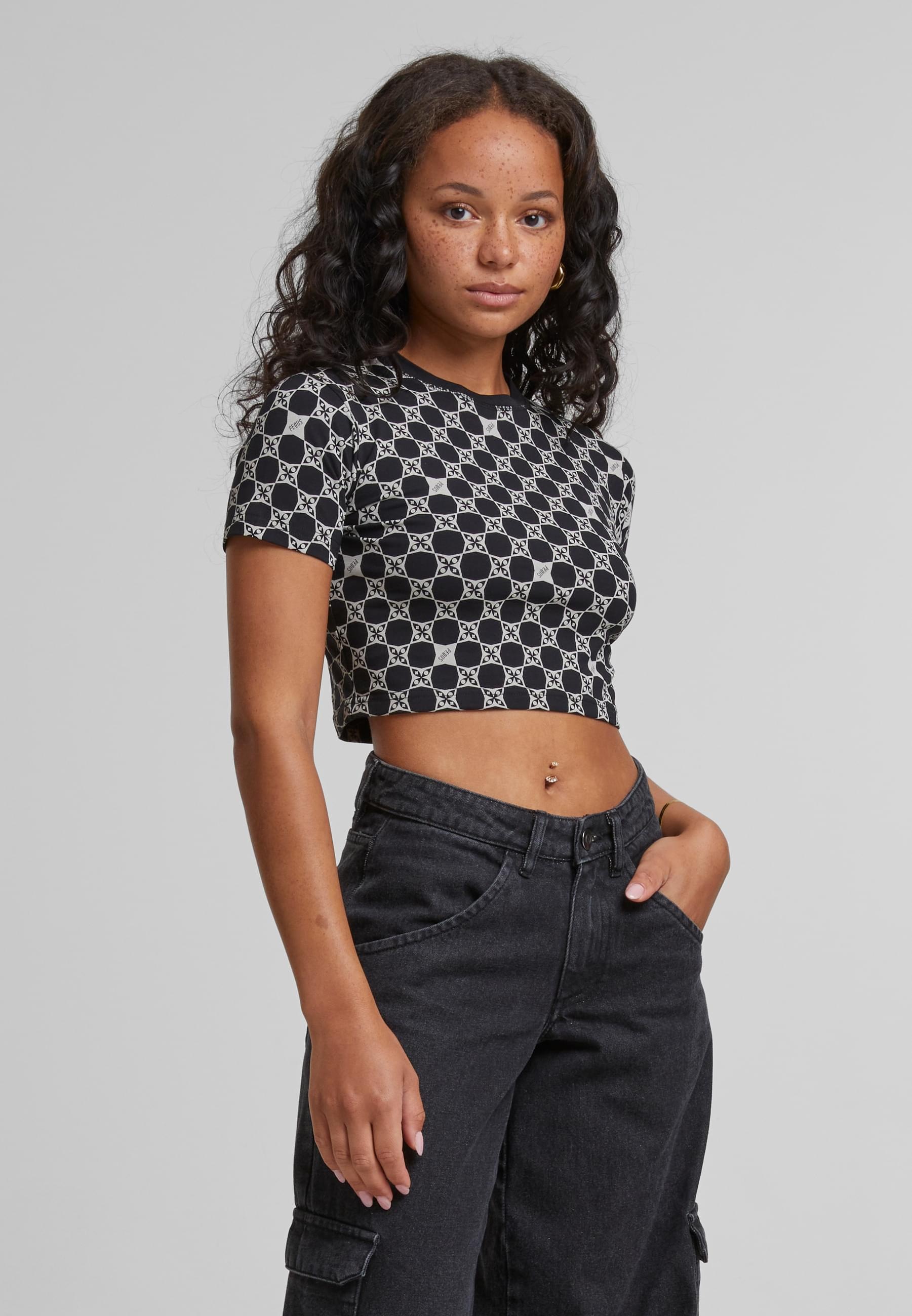 PEQUS T-Shirt »PEQUS Pequs Aether Monogram Top« 1 Stk.