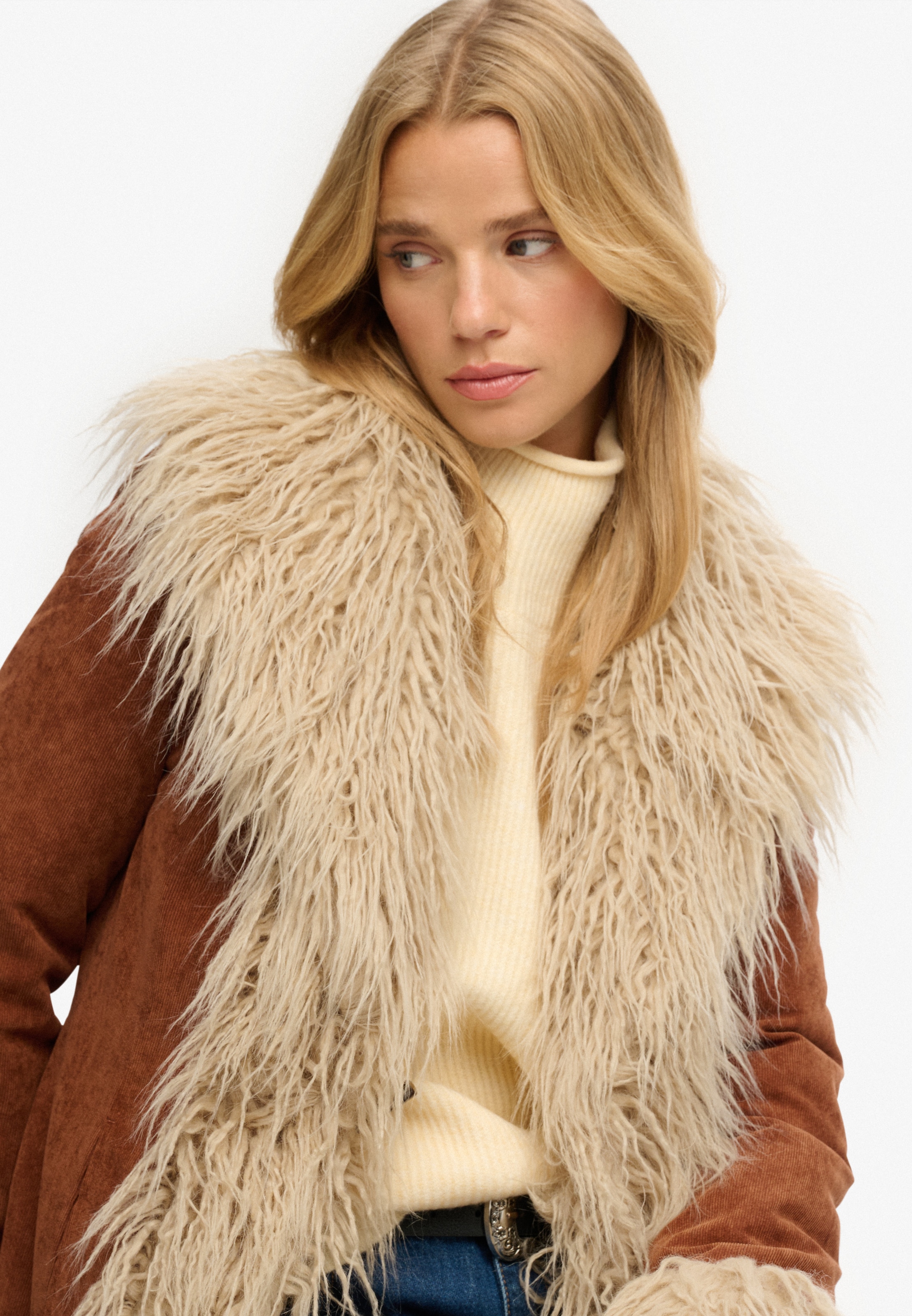 Superdry Fellimitatmantel »LONG AFGHAN COAT« Materialmix, slim fit, mit Kunstfellbesatz