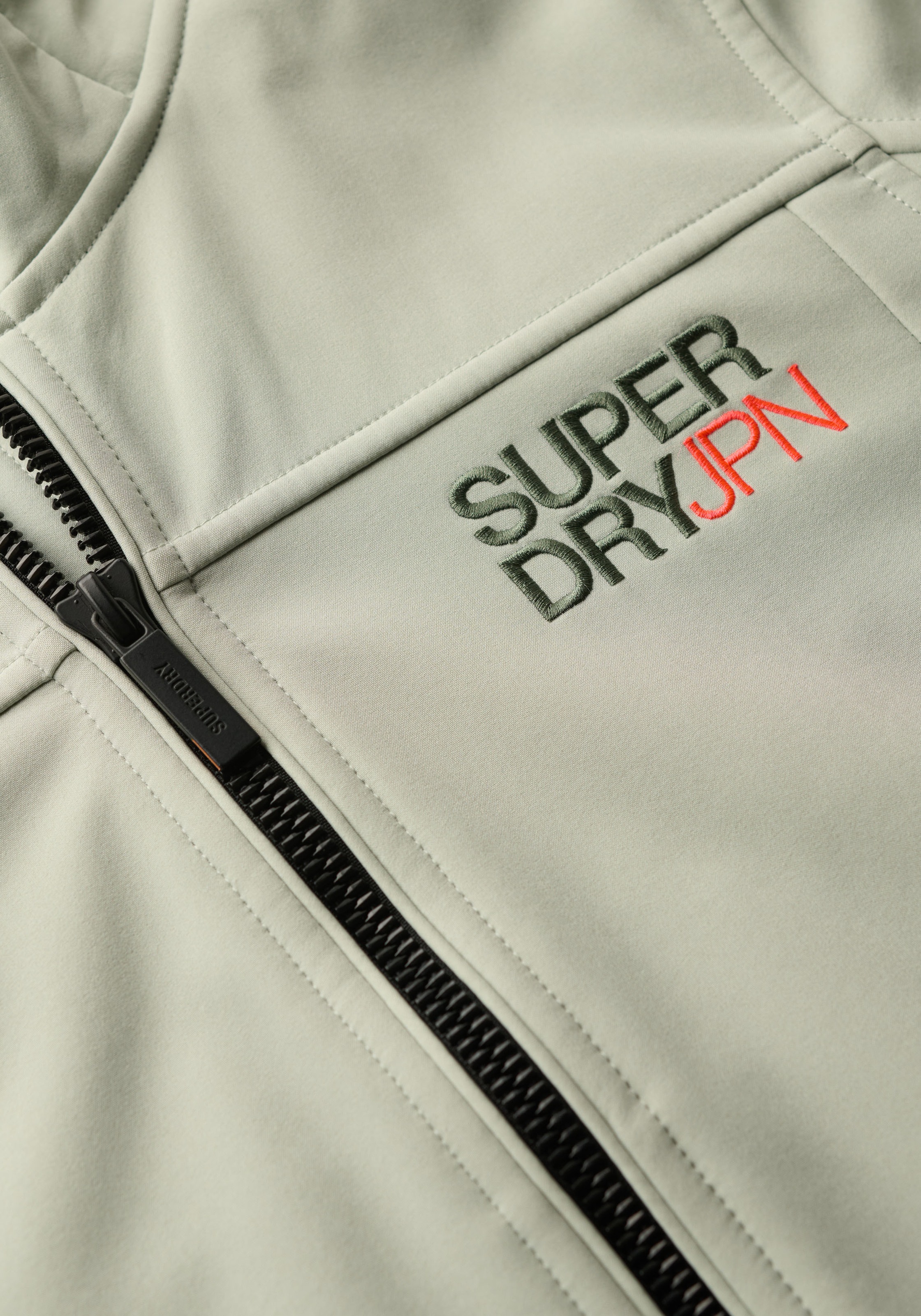 Superdry Outdoorjacke »HOODED SOFT SHELL TREKKER JKT«, mit Kapuze