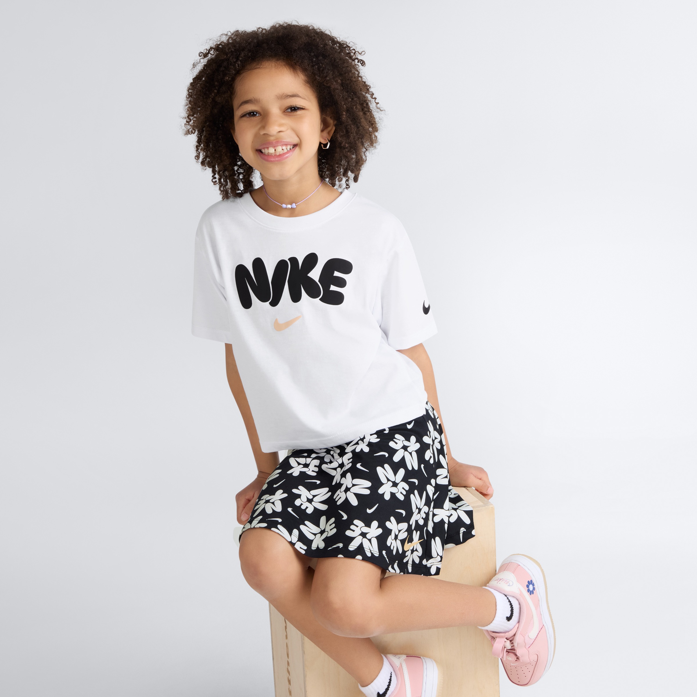 Nike Sportswear T-Shirt & Shorts »NKG BOLD PLAY SCOOTER SET« 2 für Children, für sportliche Aktivitäten