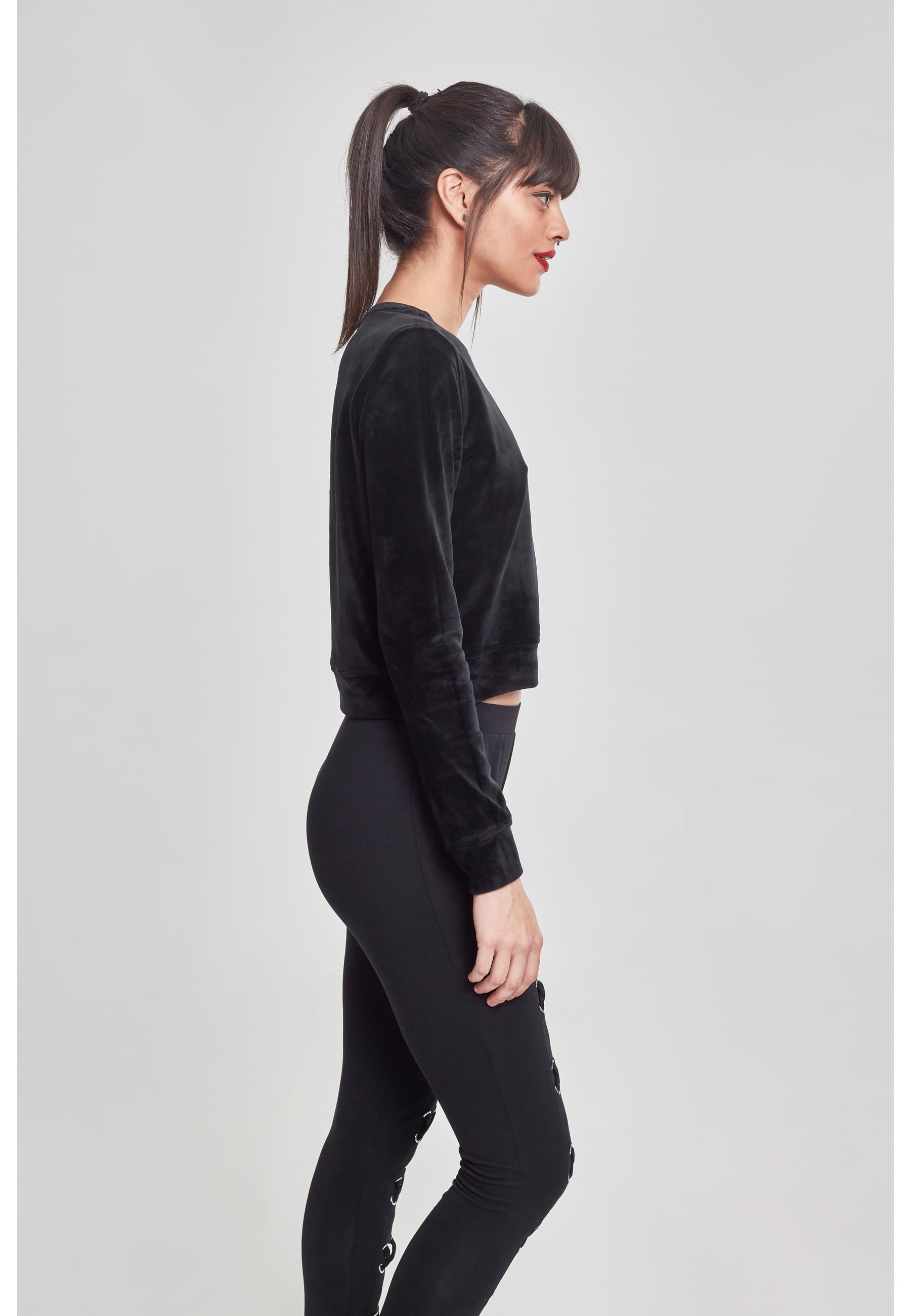 URBAN CLASSICS Sweatshirt »Urban Classics Damen Ladies Short Velvet Crew«, 1 Stk.
