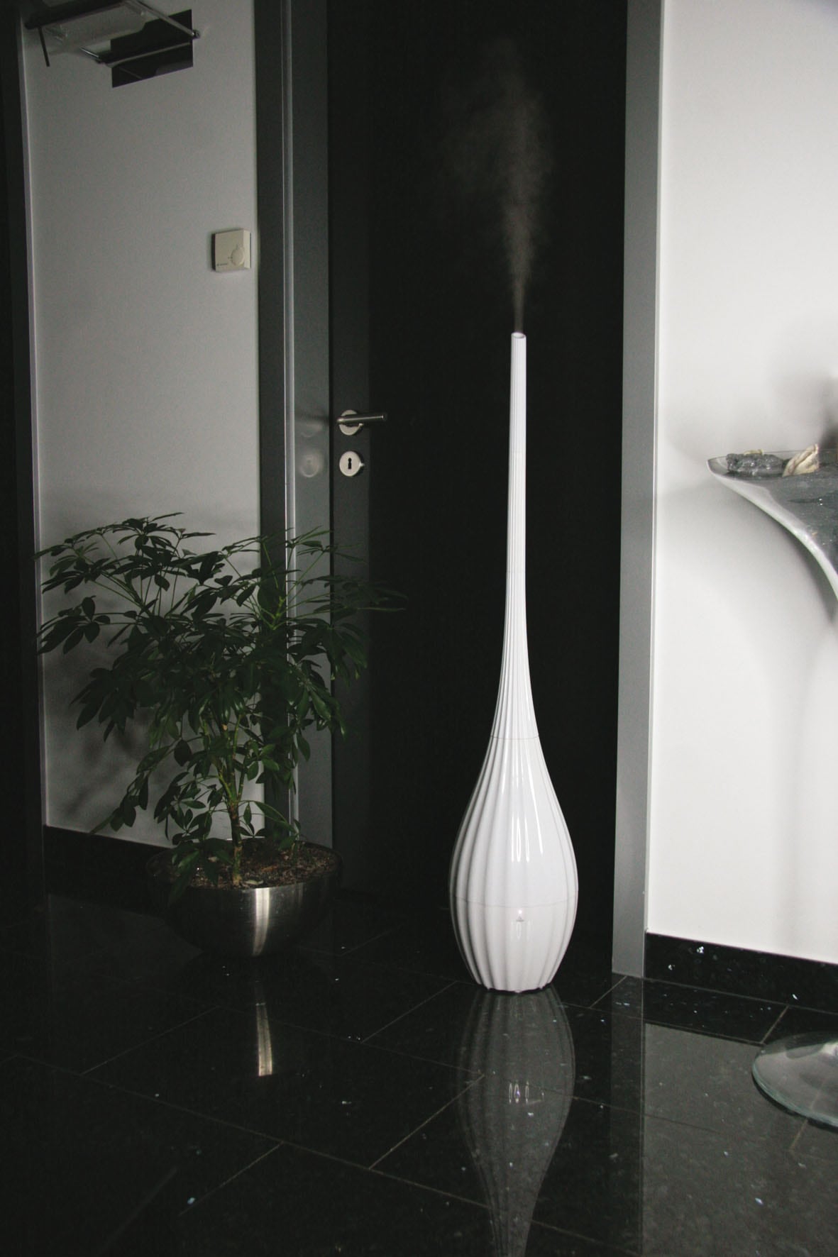 Sonnenkönig Luftbefeuchter »Diva, bis 30m2, Auto-off, Fernbedienung, antibakterieller Tank«, elegant, Kaltvernebelung, inkl. Entkalkungspatrone