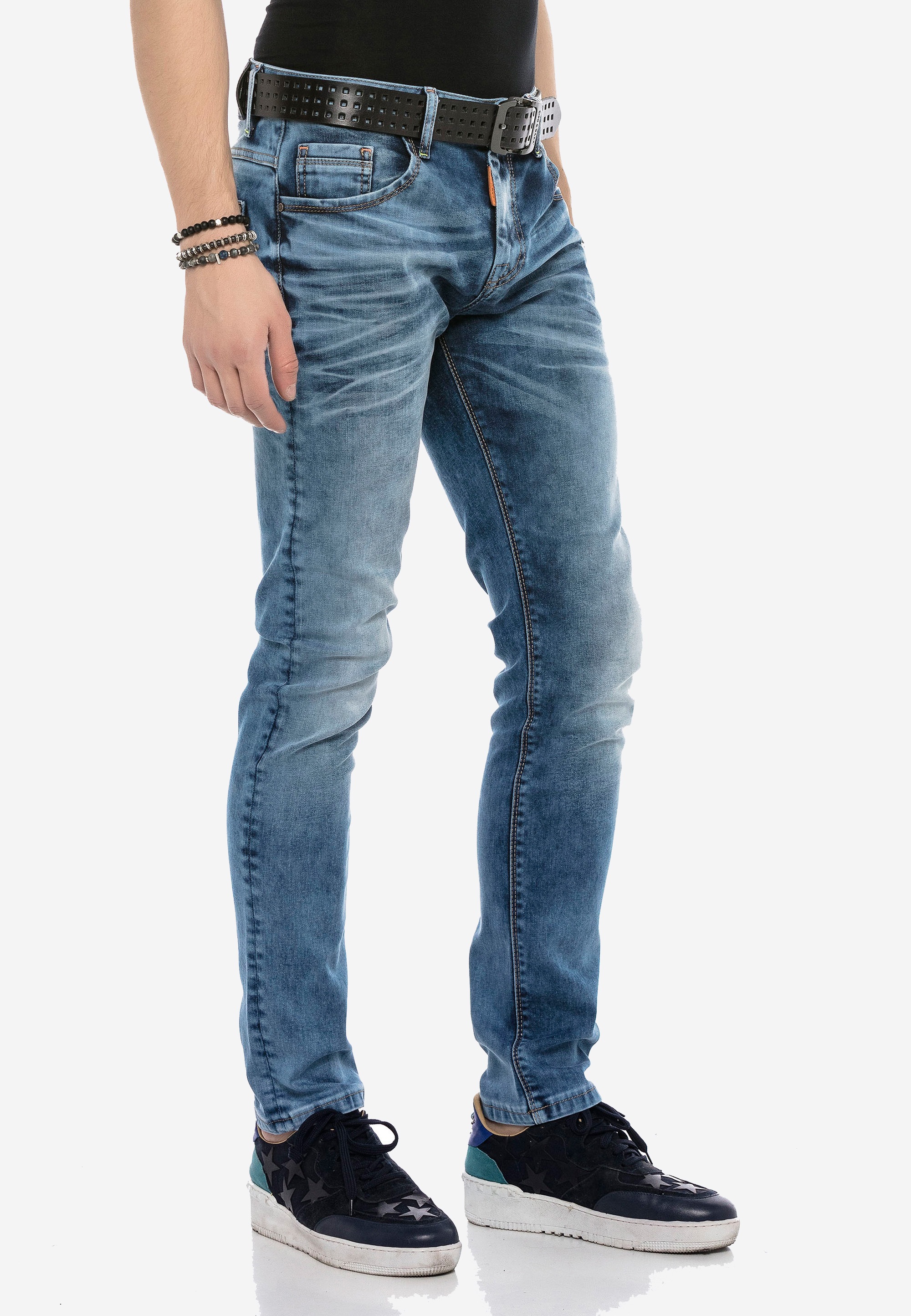 Cipo & Baxx Bequeme Jeans, im trendigen Used-Look