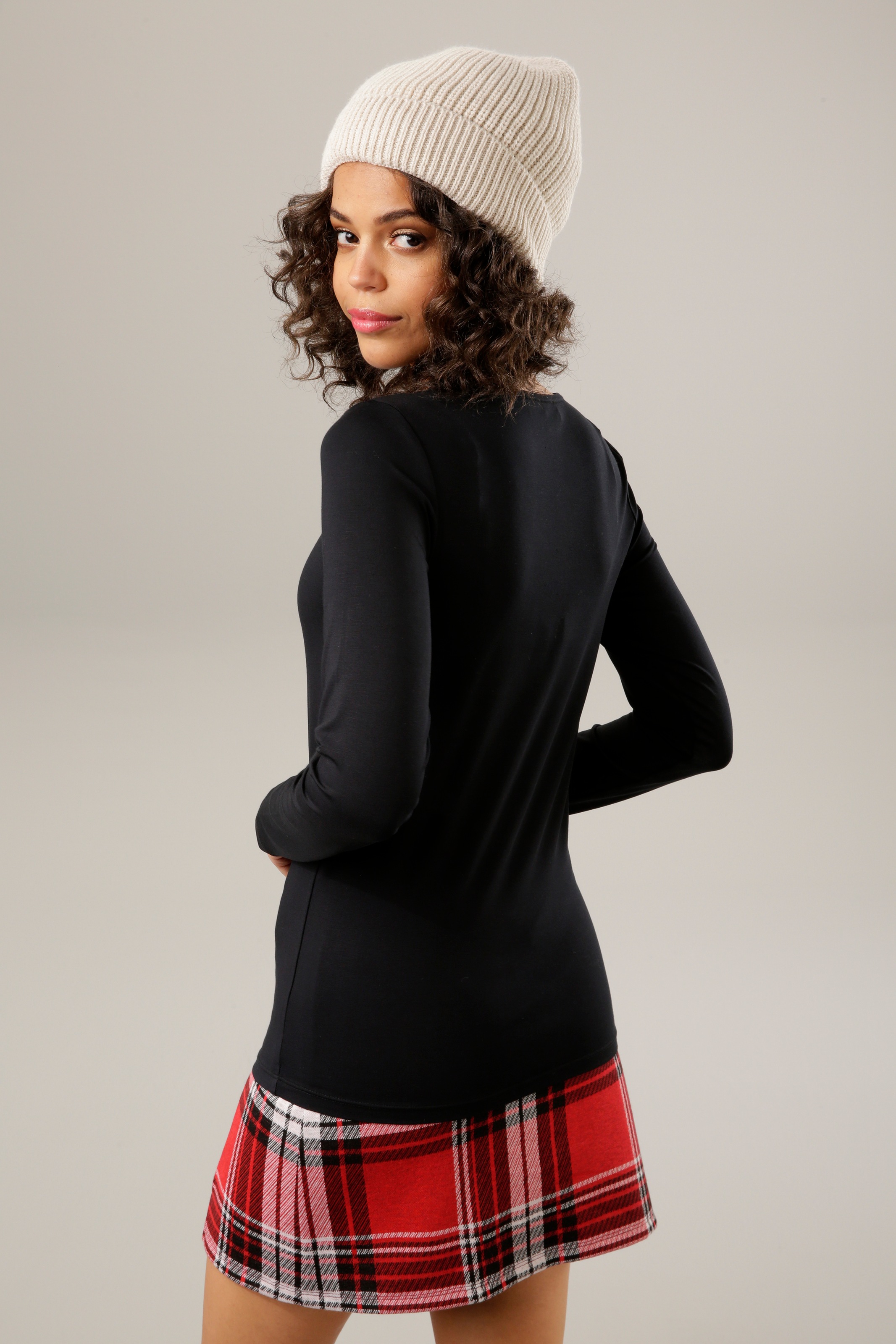 Aniston CASUAL Langarmshirt, mit asymmetrischem rundhals-Ausschnitt - NEUE  KOLLEKTION für kaufen | BAUR