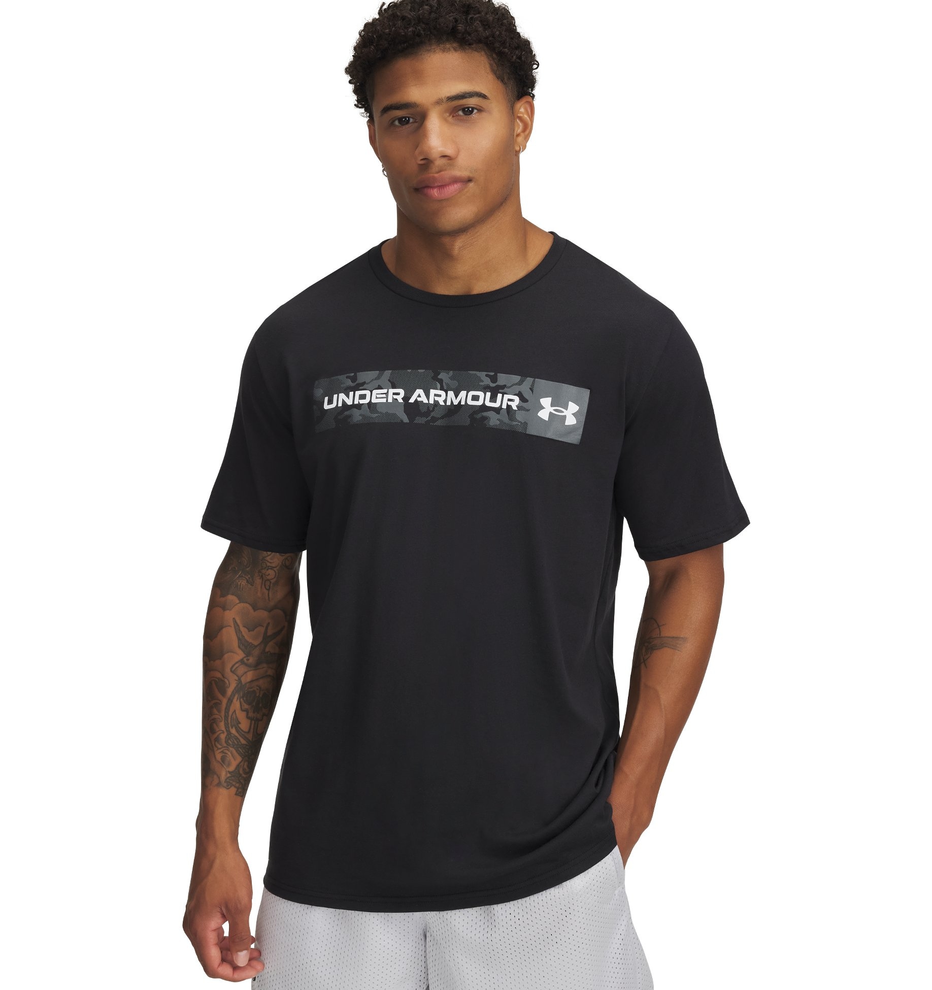 Under Armour T-Shirt "UA CAMO CHEST STRIPE SS" sportliche Passform, leicht günstig online kaufen