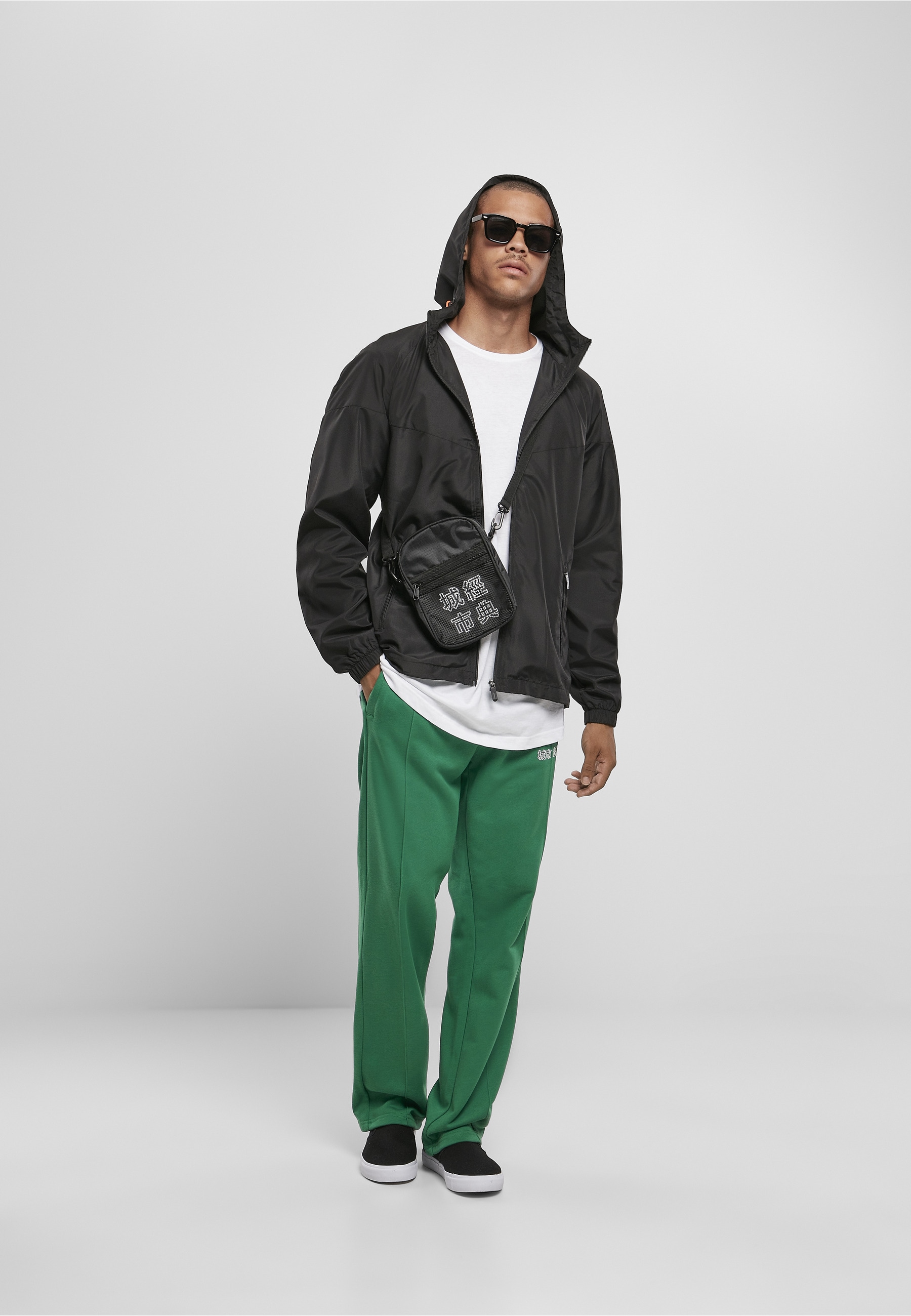 URBAN CLASSICS Allwetterjacke »Urban Classics Herren Recycled Windrunner« 1 Stk. tlg. mit Kapuze