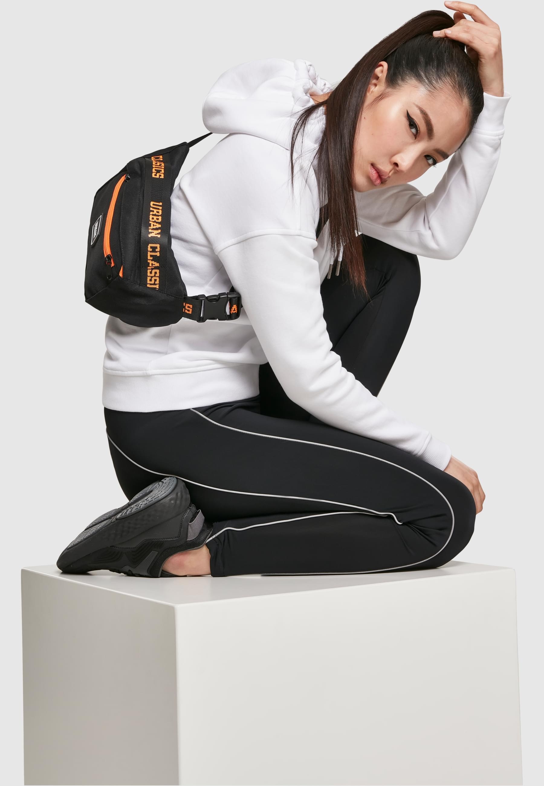URBAN CLASSICS Leggings »Urban Classics Damen Ladies High Waist Reflective Leggins«, (1 tlg.)