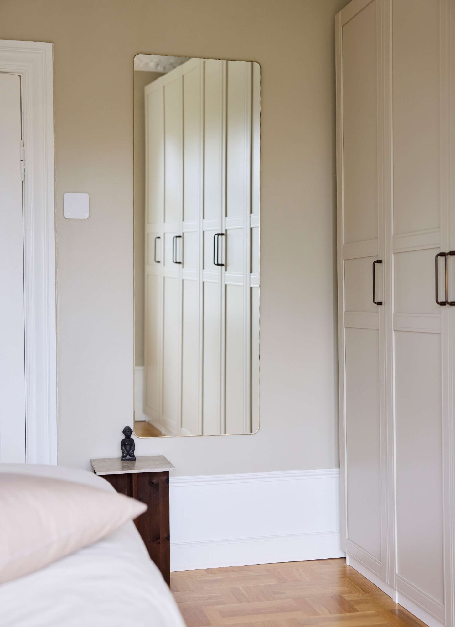 Loevschall Spiegel »Refine, Wandspiegel für alle Raumtypen, Stilvoller Rahmen,«, Spiegel für Schlafzimmer, Wohnzimmer, Garderobe, Flur und Badezimmer