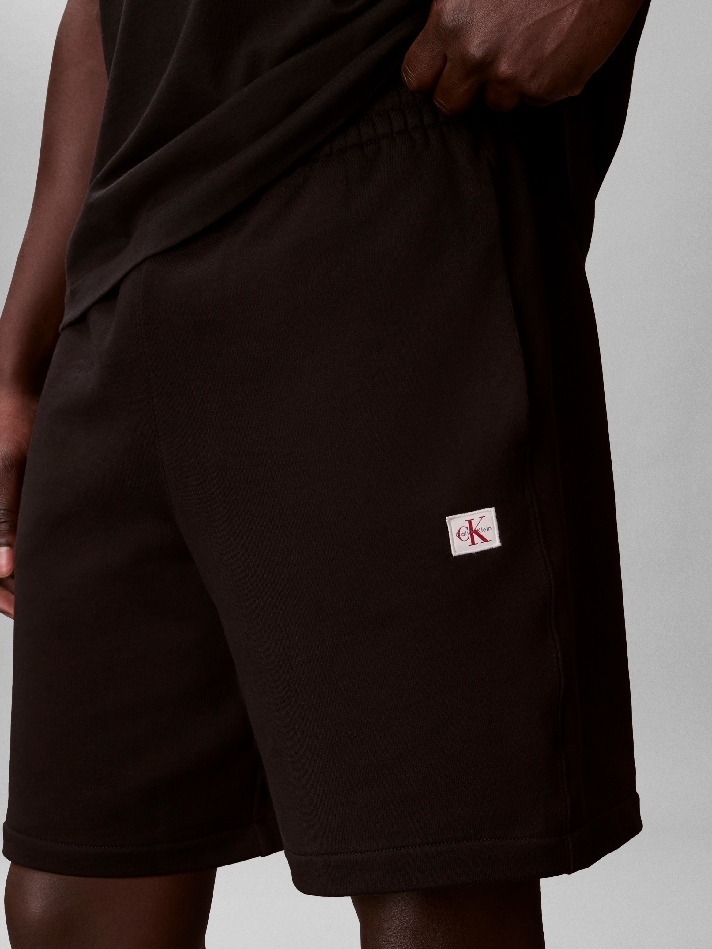 Calvin Klein Jeans Sweatshorts  Regular Fit, Logo-Badge, Seitentaschen