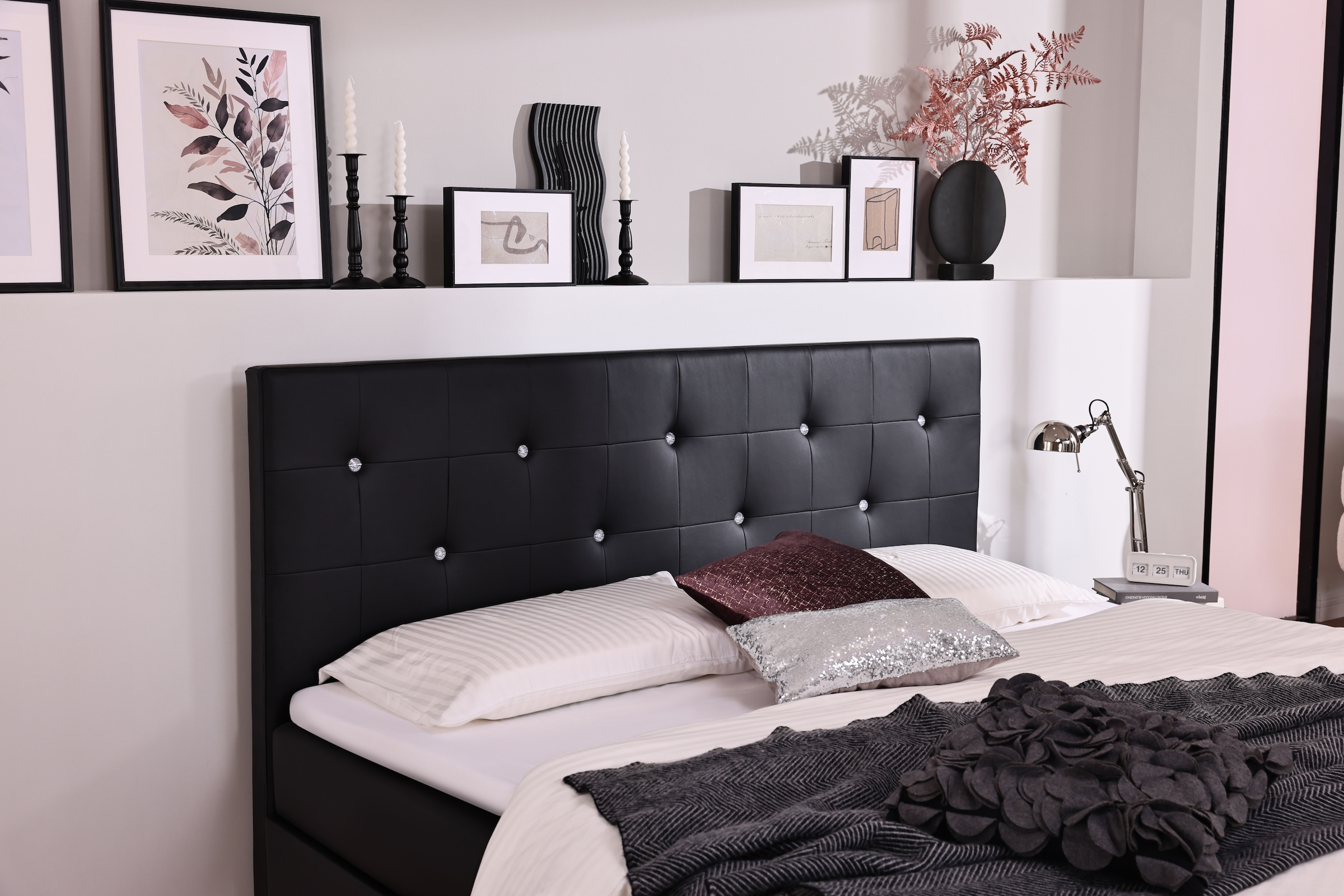 Home affaire Boxbett »Big Noux aus schwarzem Kunstleder mit Kristallsteinen im Kopfteil« inkl. Bettkasten, erhältlich in der Größe 180x200cm