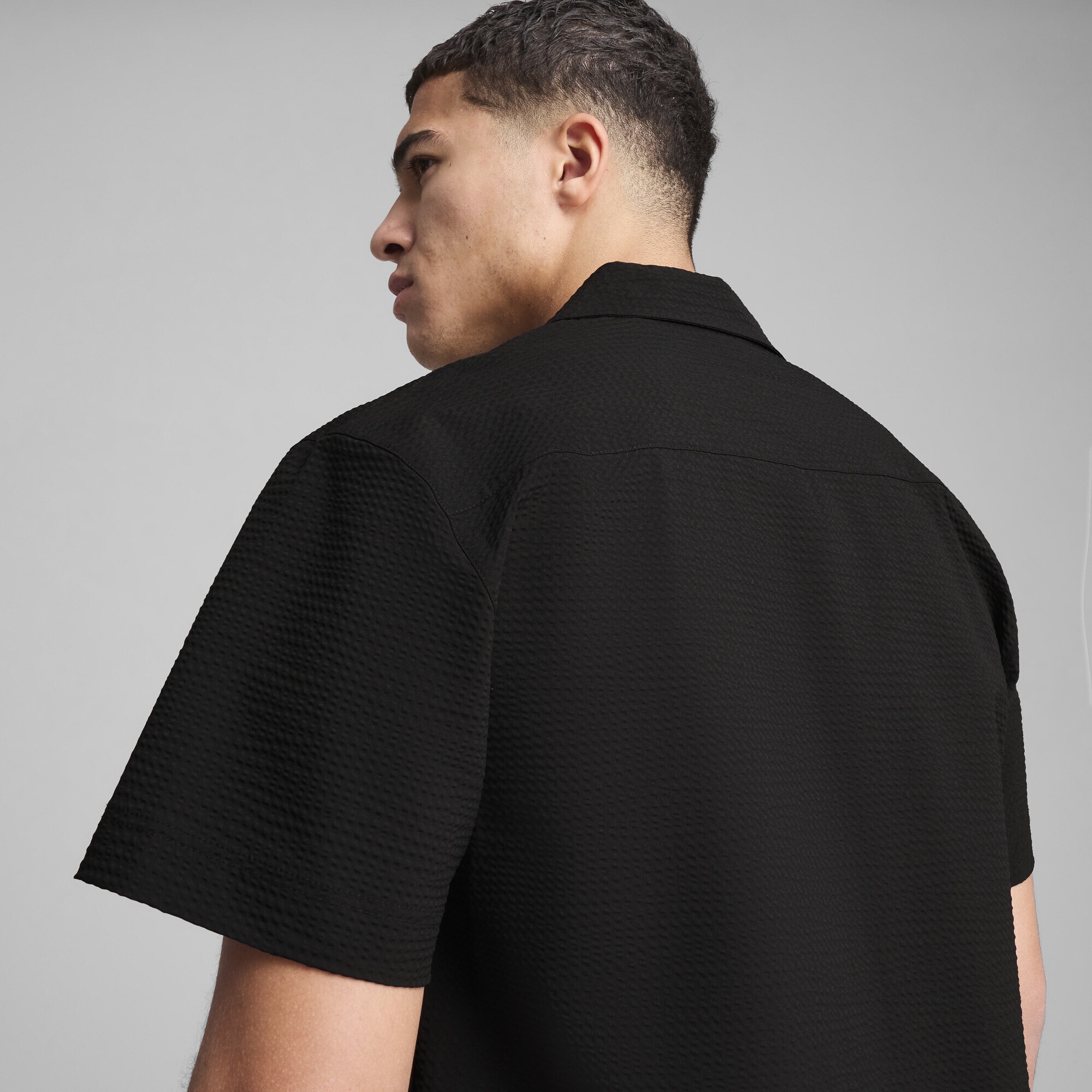 PUMA T-Shirt »WARDROBE ESS Relaxed Seersucker-Shirt Herren«