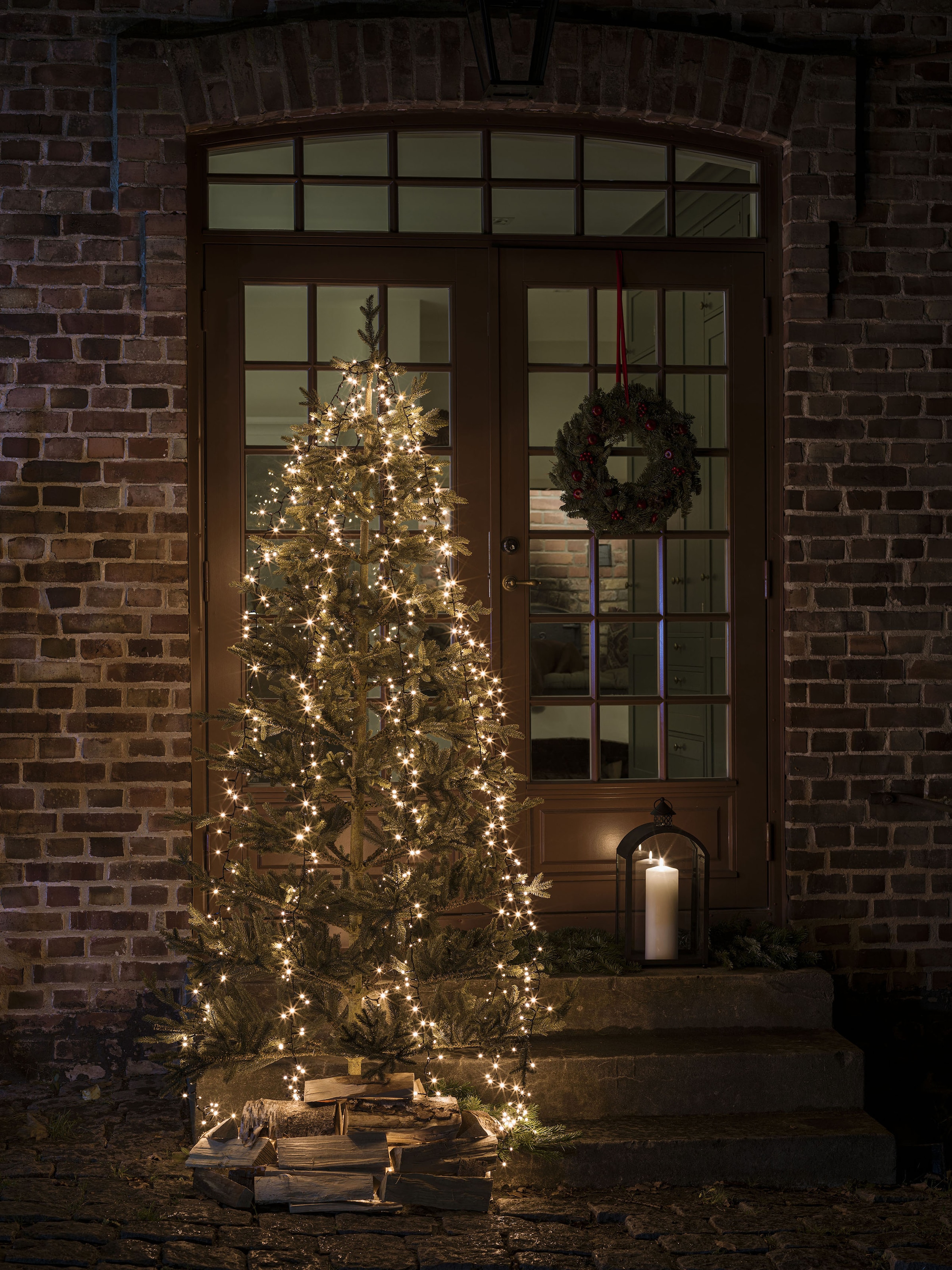 KONSTSMIDE LED-Baummantel, Dioden 660 Stk. Flammen 660 Stk., Kabellänge 5m x Gesamtlänge 7,4m, schwarz, Lichterketten, Micro LED Compactlights