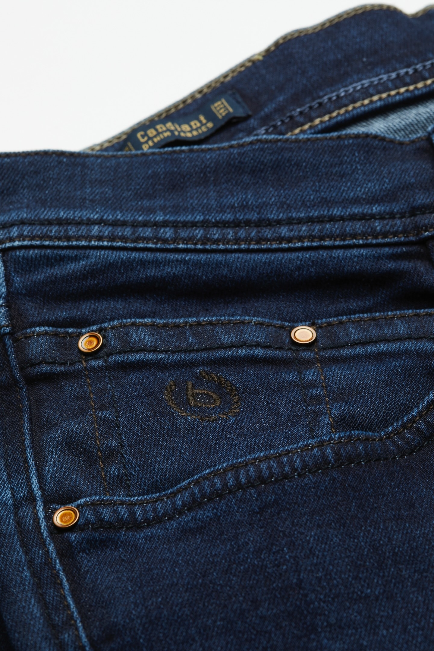 bugatti 5-Pocket-Jeans »Regular Fit«, aus Premium Denim mit Stretch und Reißverschluss