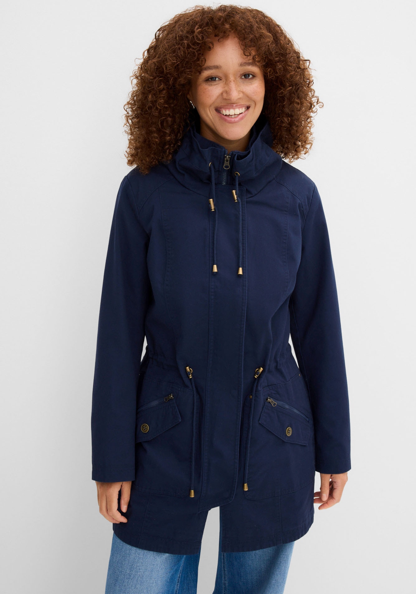 bonprix Parka "Baumwoll-Kurzparka mit Stehkragen, talliert" mit Kapuze taillierte Passform, mit Stehkragen und Tunnelzug