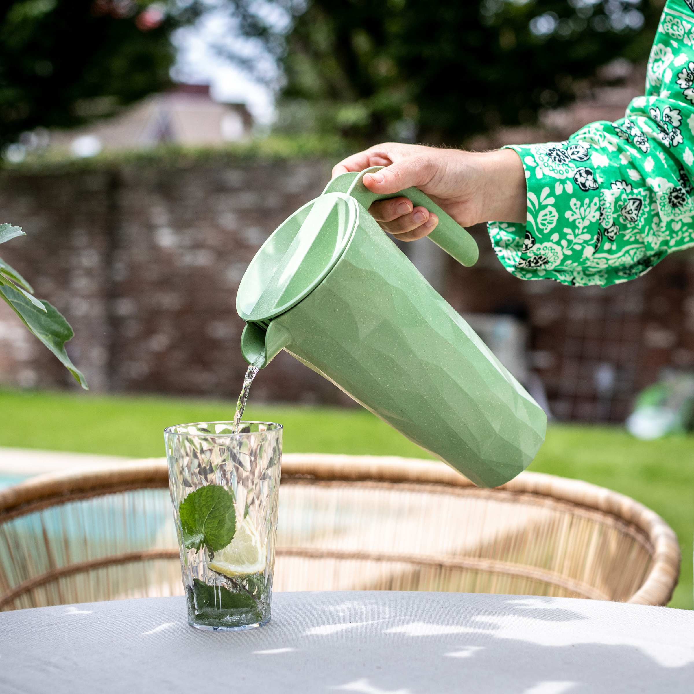 KOZIOL Kanne »CLUB PITCHER«, 1,5 l, spülmaschinenegeeignet, unzerbrechlich, 100% recycelbar