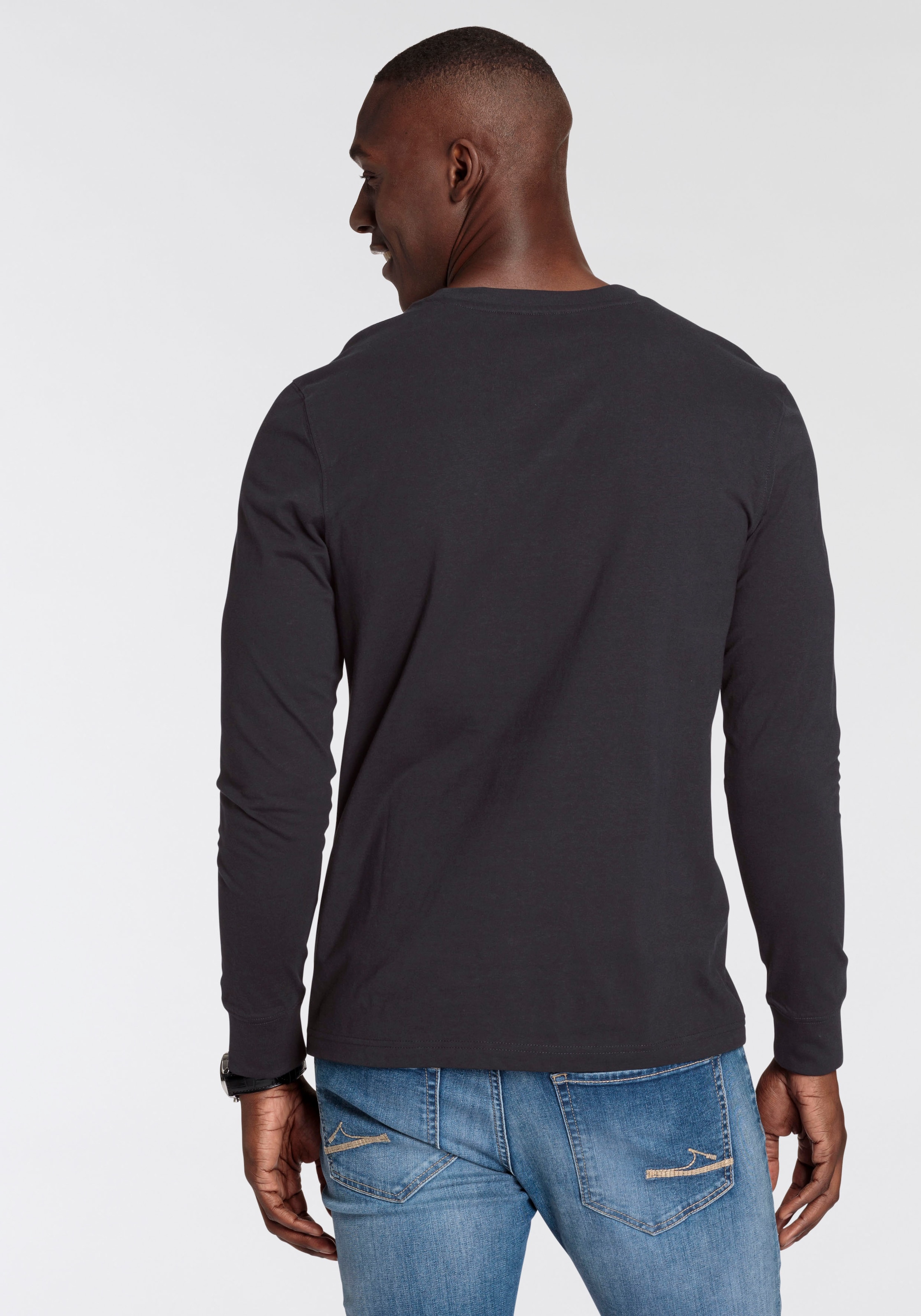 DELMAO Rundhalsshirt, schmal geschnitten, mit Print, aus 100% Baumwolle