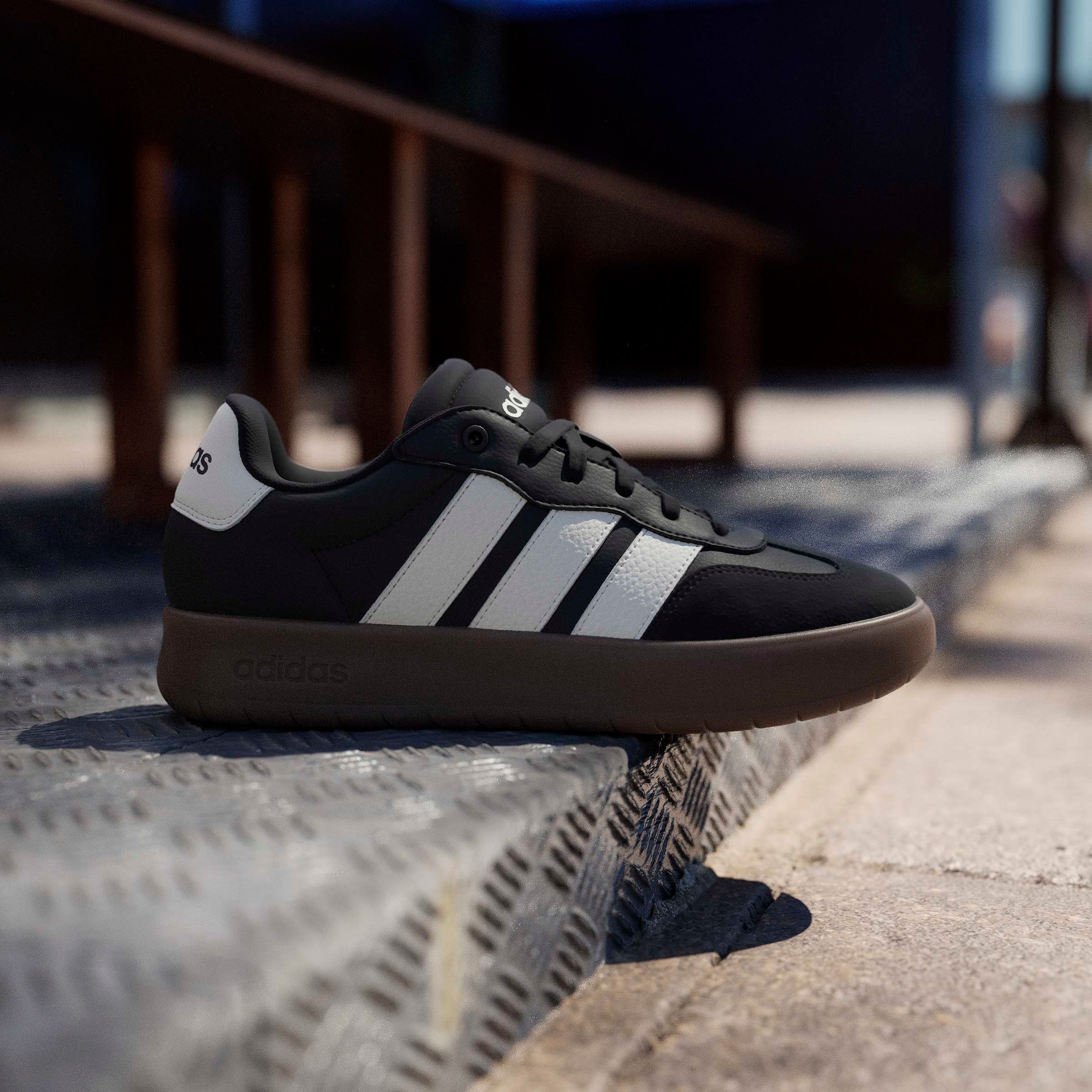 adidas Sportswear Sneaker »BARREDA XLG«  inspiriert vom Design des adidas samba XLG
