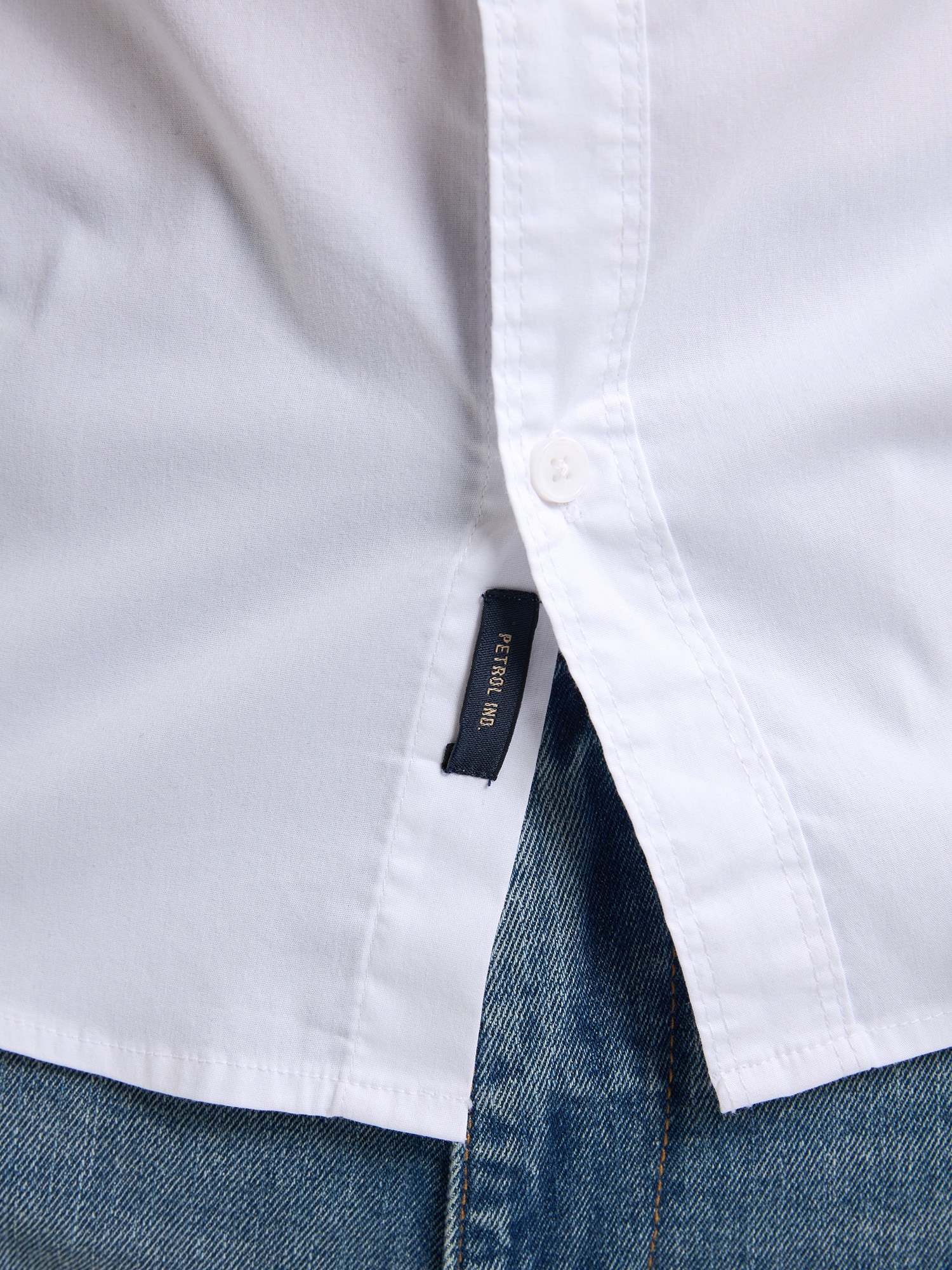 Petrol Industries Langarmshirt, mit Button-Down Kragen
