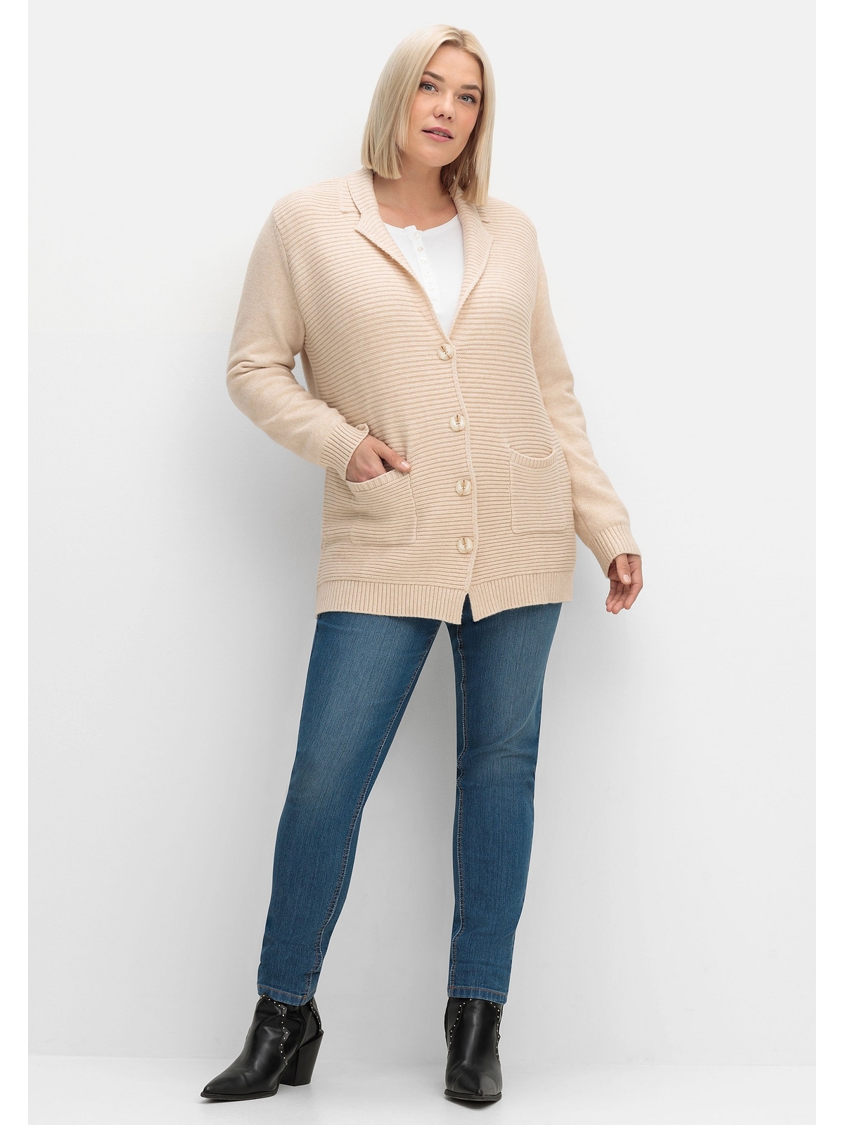 Sheego Strickjacke »Große Größen«, mit Reverskragen und Rippmuster vorn