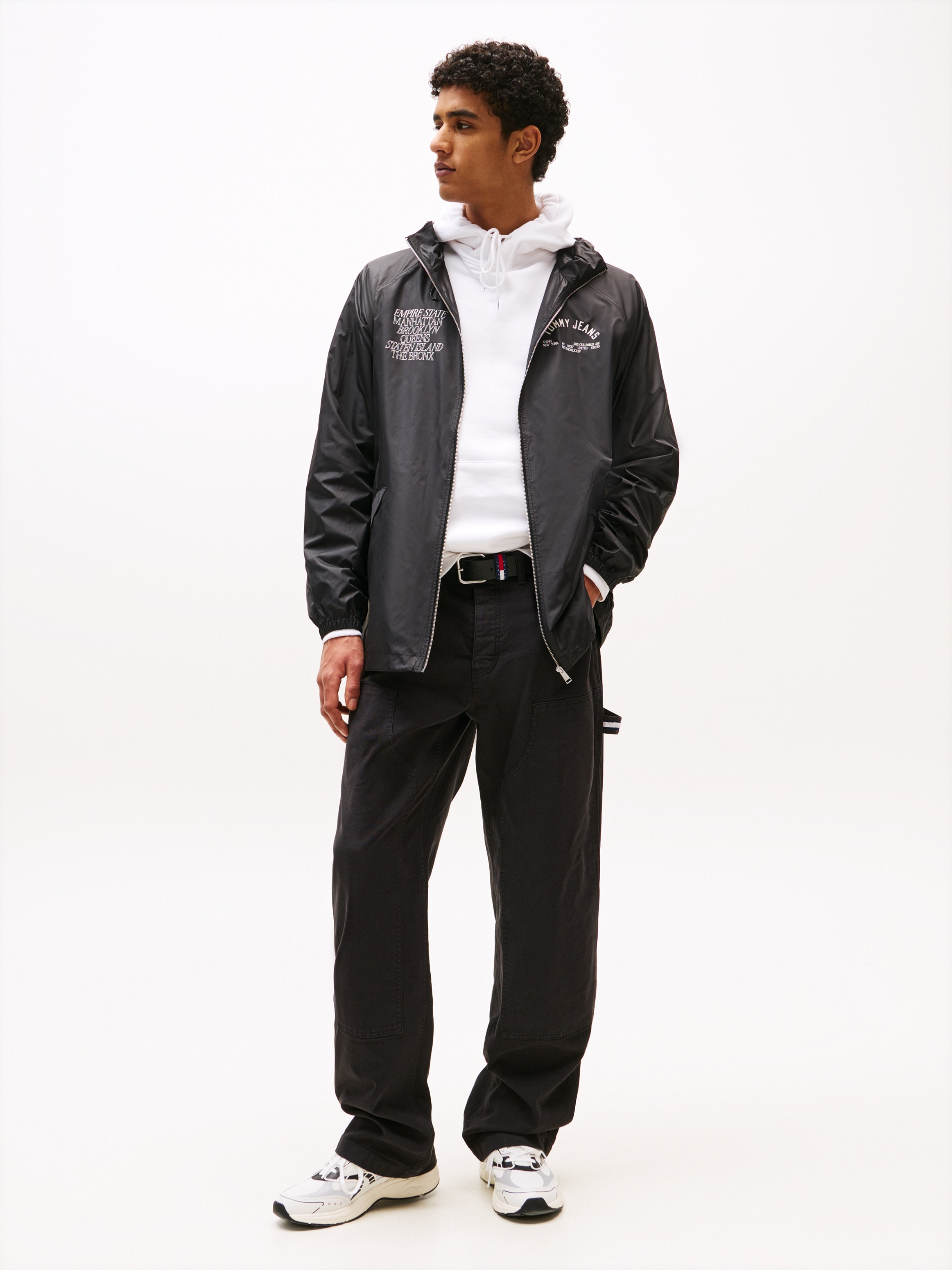 Tommy Jeans Windbreaker »TJM WINDBRKR BOROUGHS JACKET«, mit Kapuze, Mit Rundhalsausschnitt