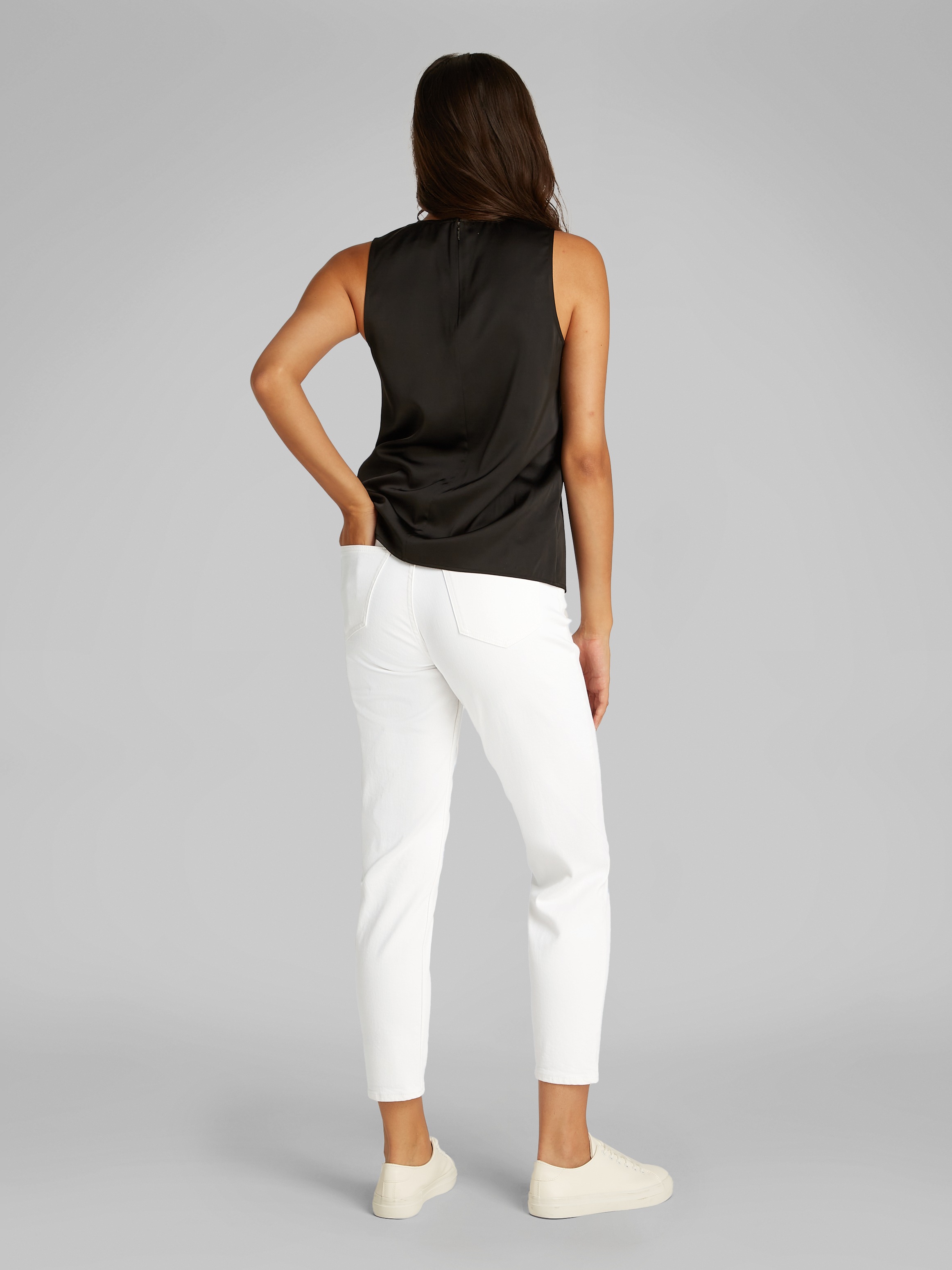 Calvin Klein Jeans Mom-Jeans »MOM JEAN«, mit Logo-Badge