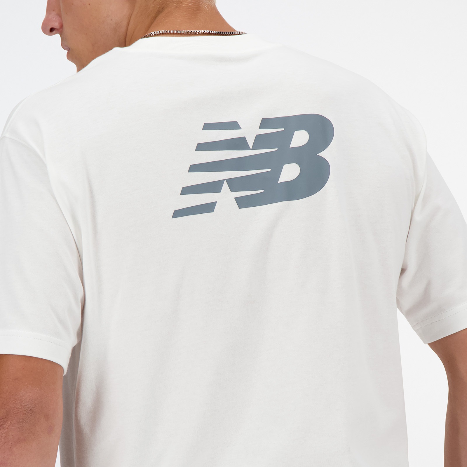 New Balance T-Shirt »SPORT ESSENTIALS LOGO T-SHIRT«, mit Label