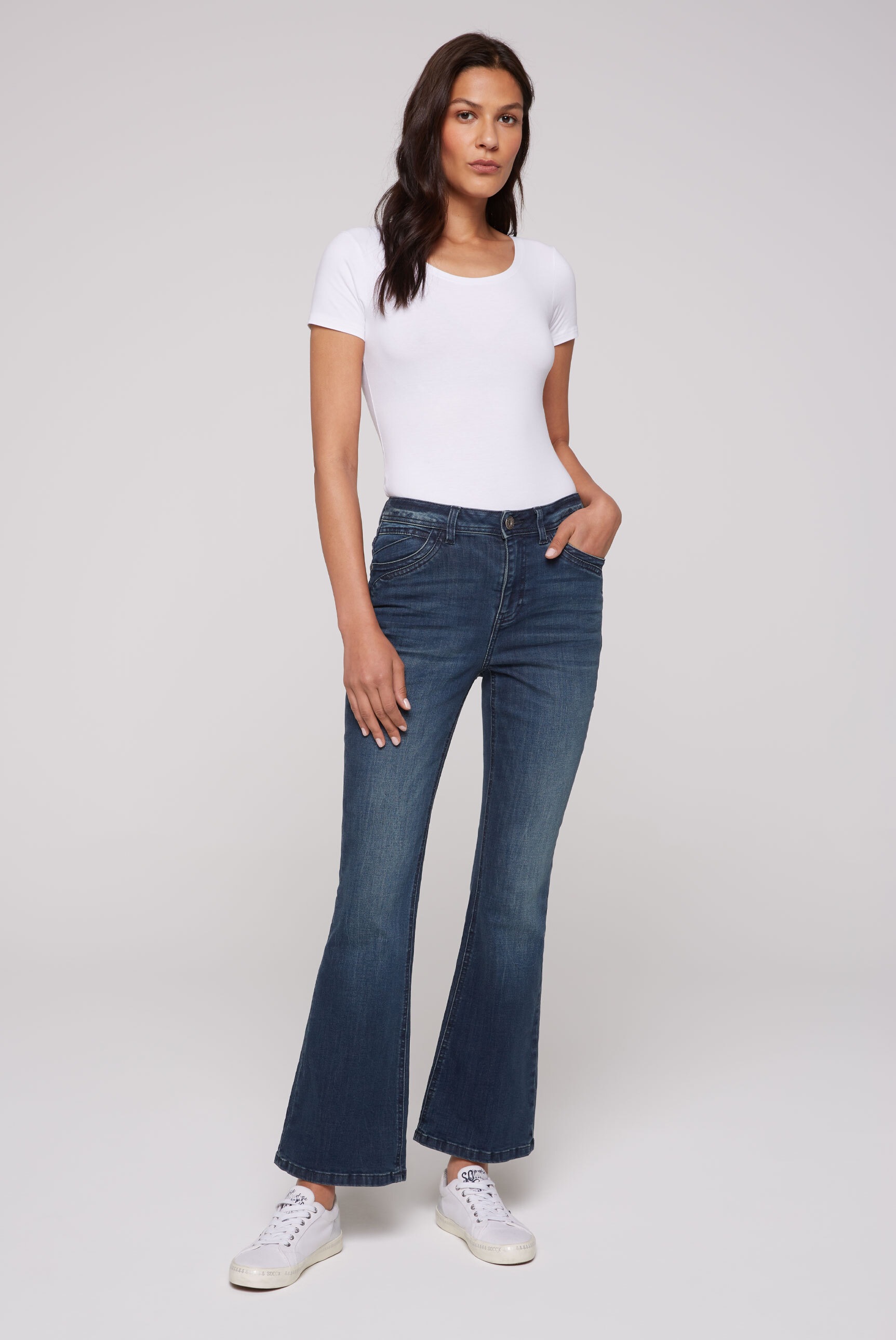 SOCCX Regular-fit-Jeans, mit ausgestelltem Bein