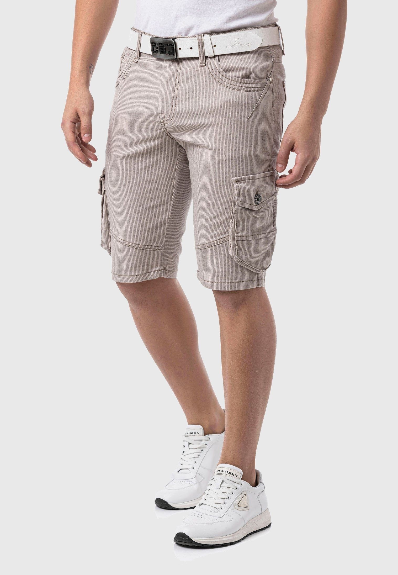 Cipo & Baxx Stoffhose »Hosen«, im Streifen-Look