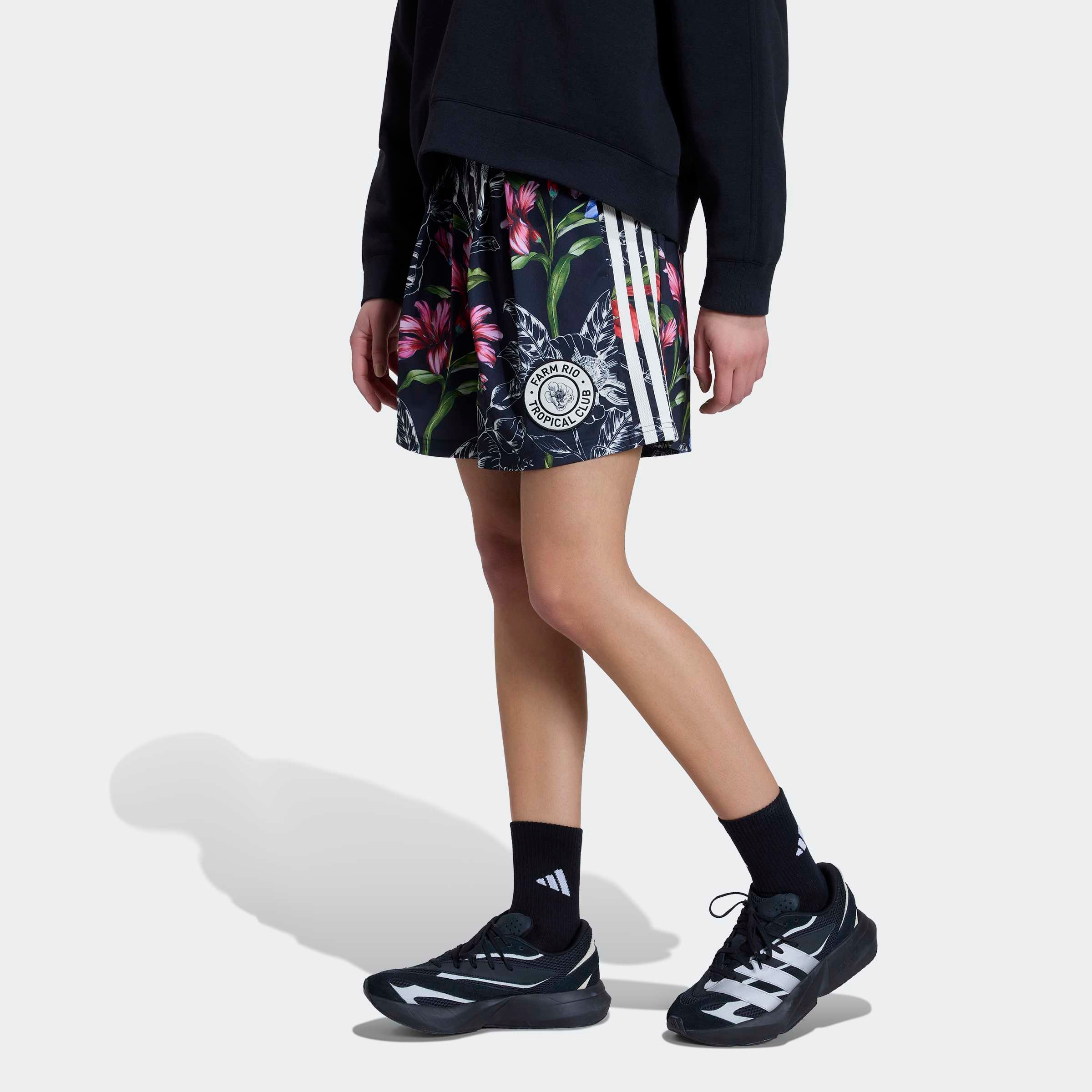 adidas Sportswear Shorts "FARM PRM" eng geschnitten, ohne Verschluss, für Erwachsene