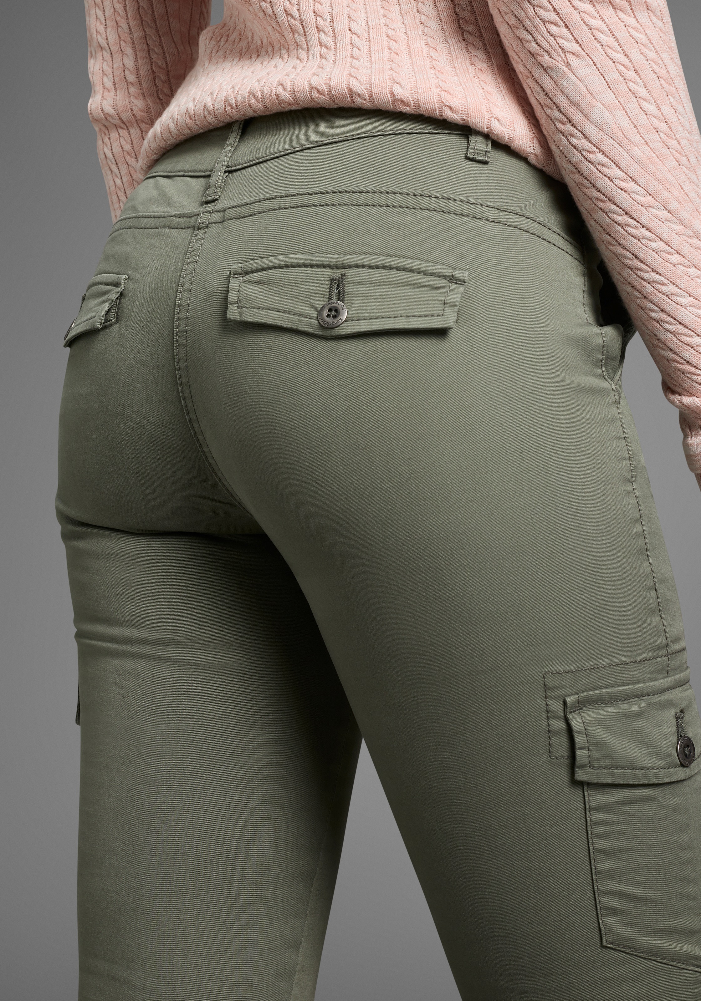 Thumbnail - KangaROOS Cargohose im mit aufgesetzten Taschen seitlich